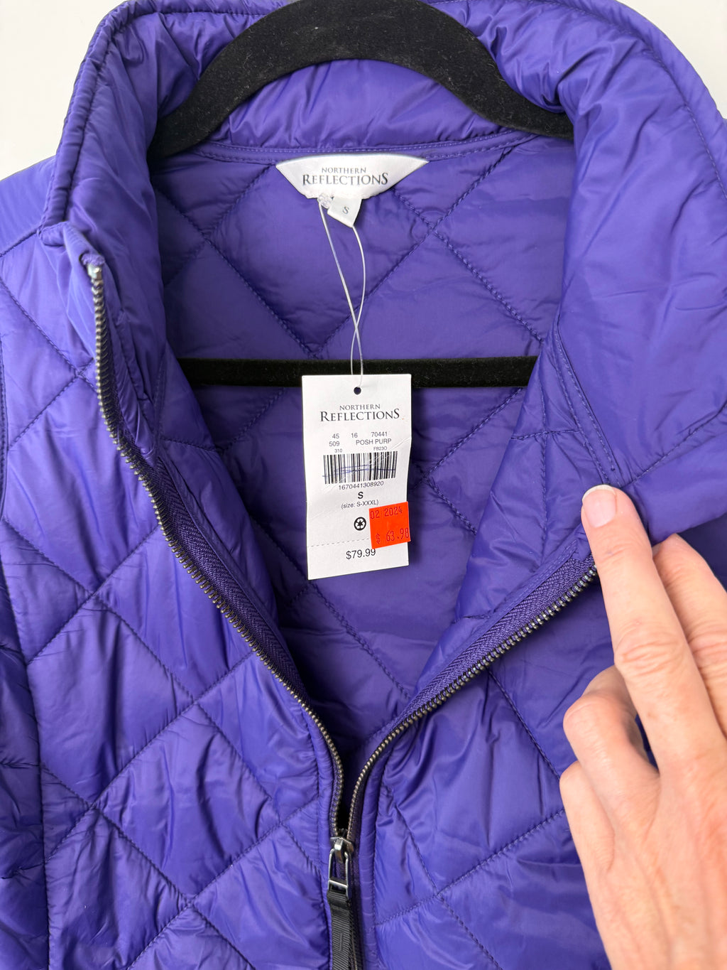 close up of lapel on NWT Northern Reflections Puffer Vest | Size S