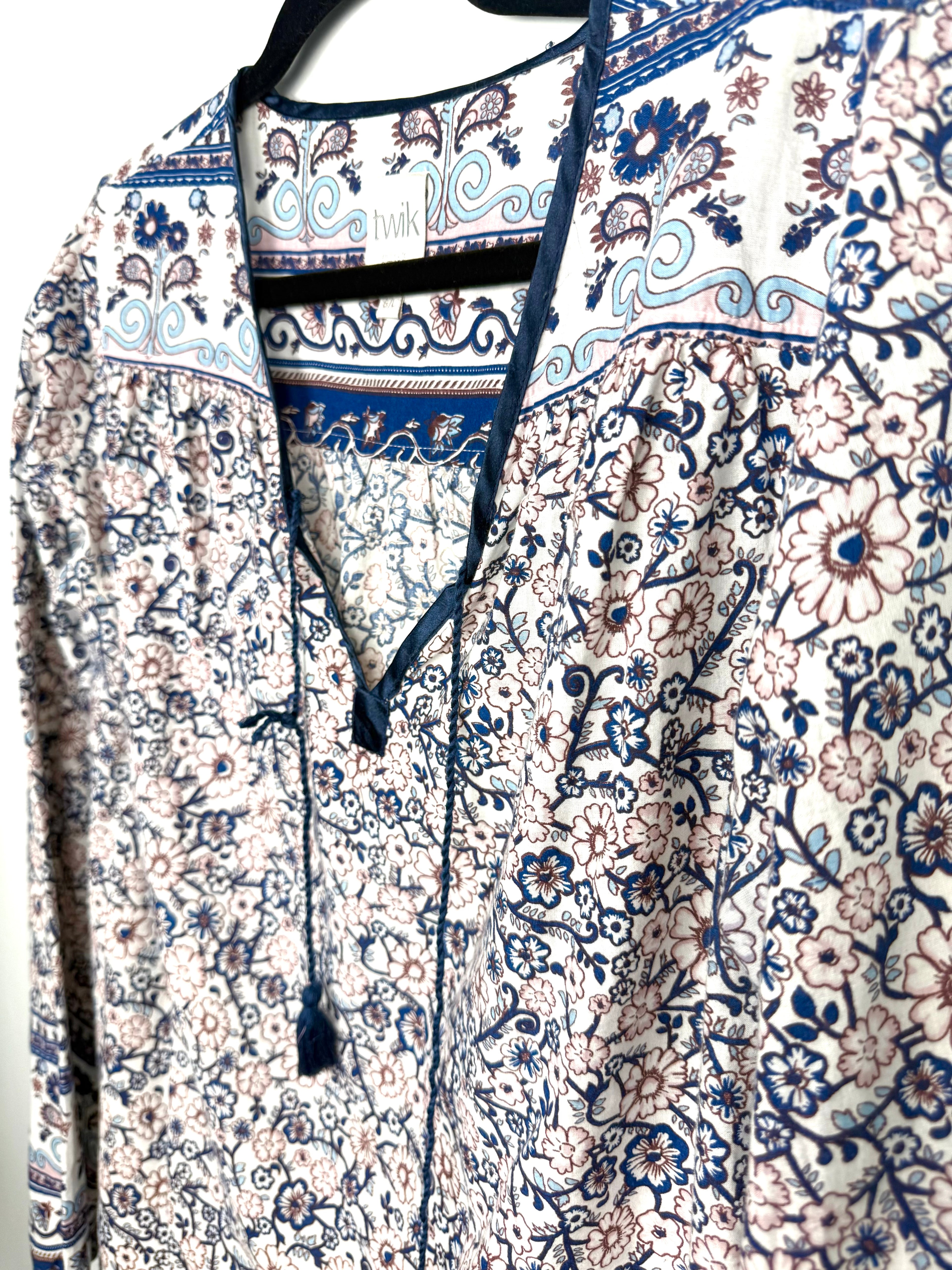 close up of neckline on wik by Simons 100% Cotton Floral Paisley Boho Blouse — Navy & Blush Border Print | Size L at Blue Sparrow Shop 