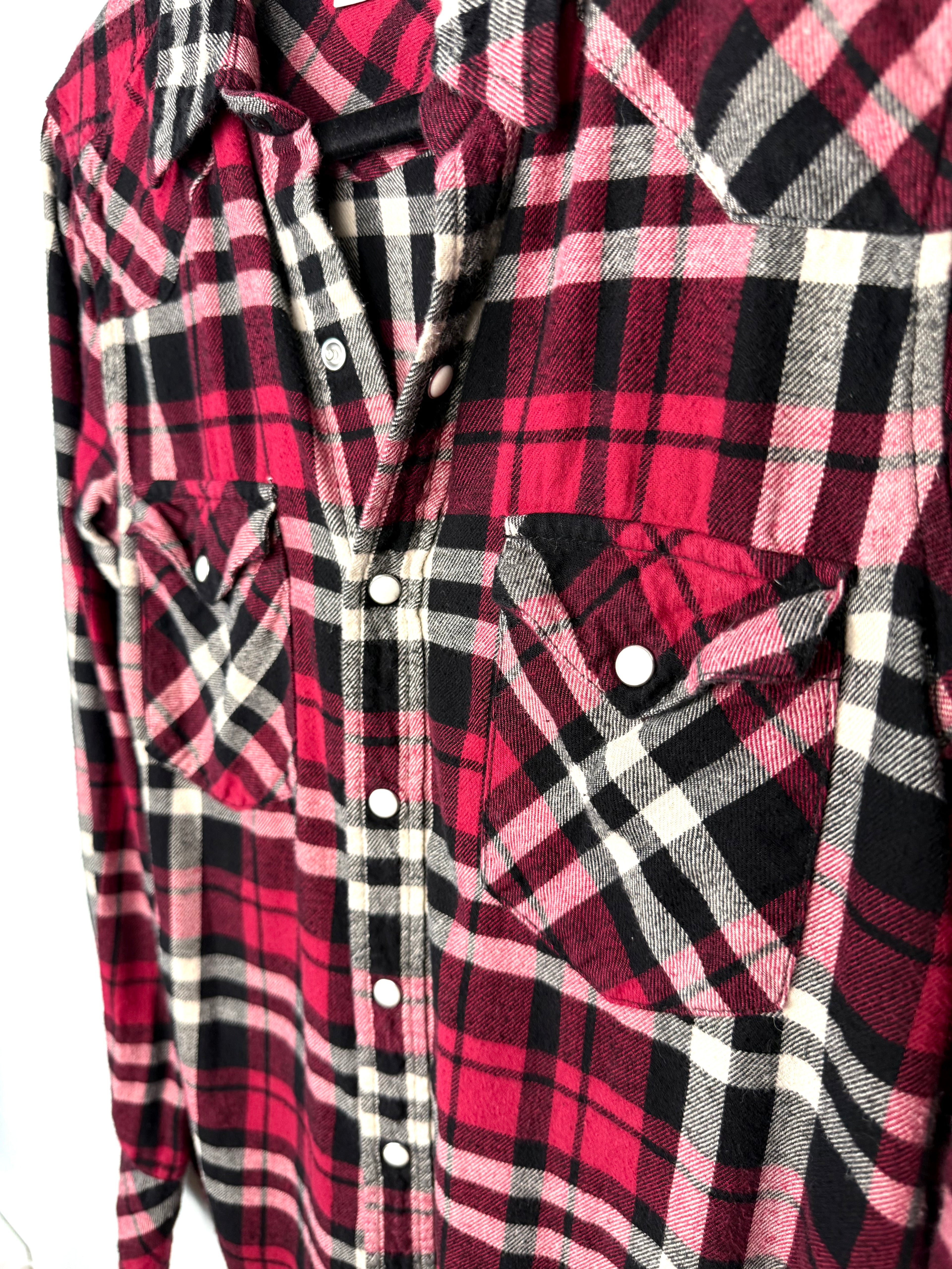 close up of pocket detail on Golden by TNA Women's Red Plaid Flannel Snap Front Shirt | Size Small | 100% Cotton