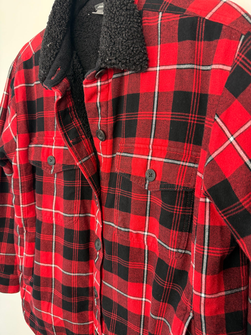 collar and front detail on 100% Cotton Eddie Bauer Lined Fall Sherpa Jacket | Size M Petite 