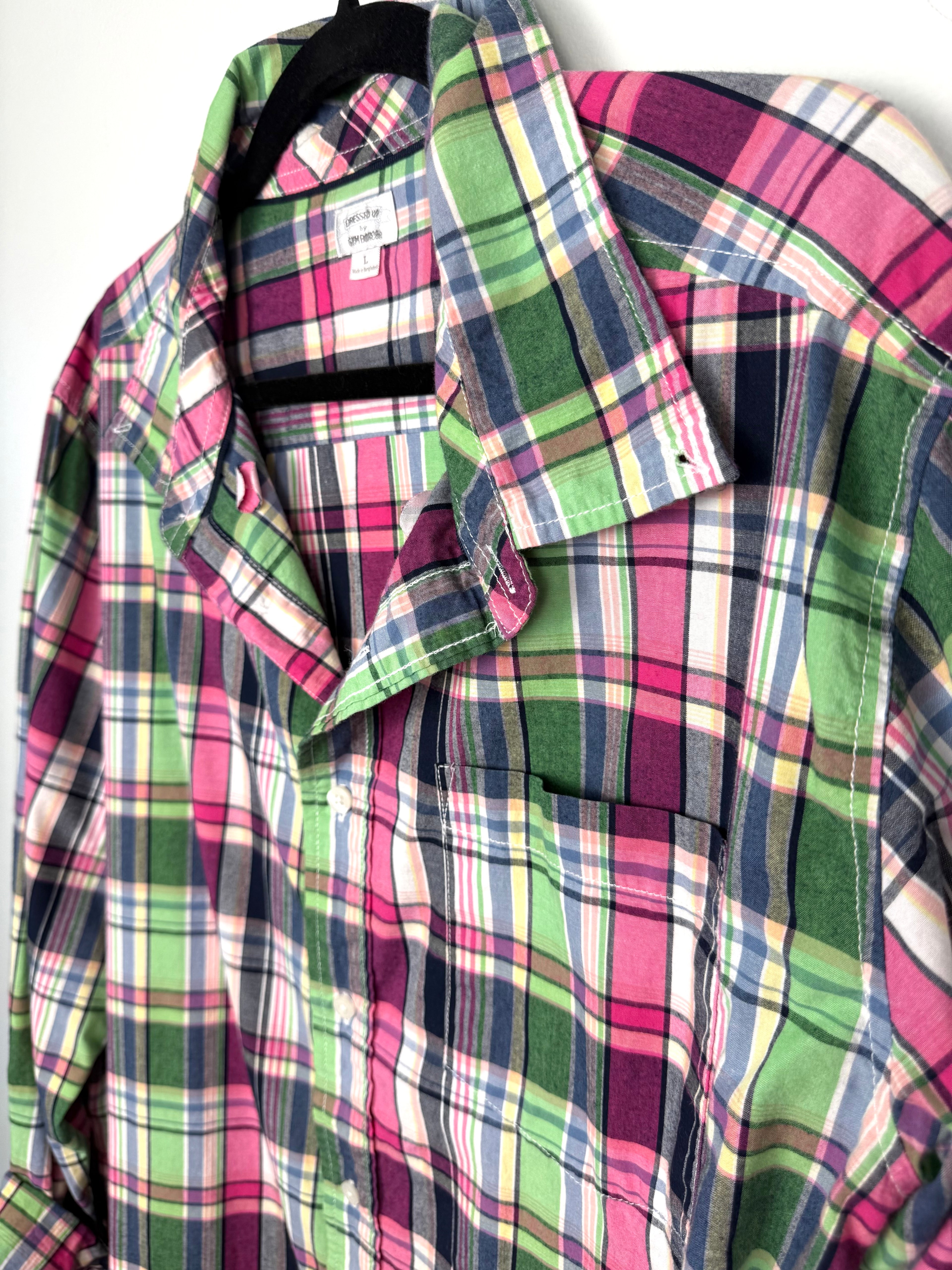 collar close up on 100% Cotton Plaid Button-Up Oversized Boyfriend Shirt | Gymboree | Size L at Blue Sparrow Shop
