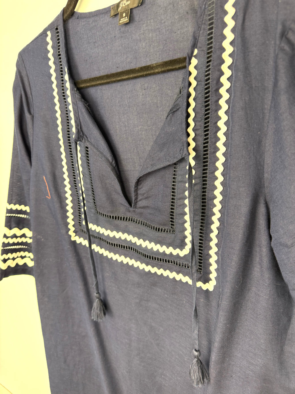 collar detail on 100% Linen J.Crew Embroidered Tunic Dress | Size S at Blue Sparrow Shop