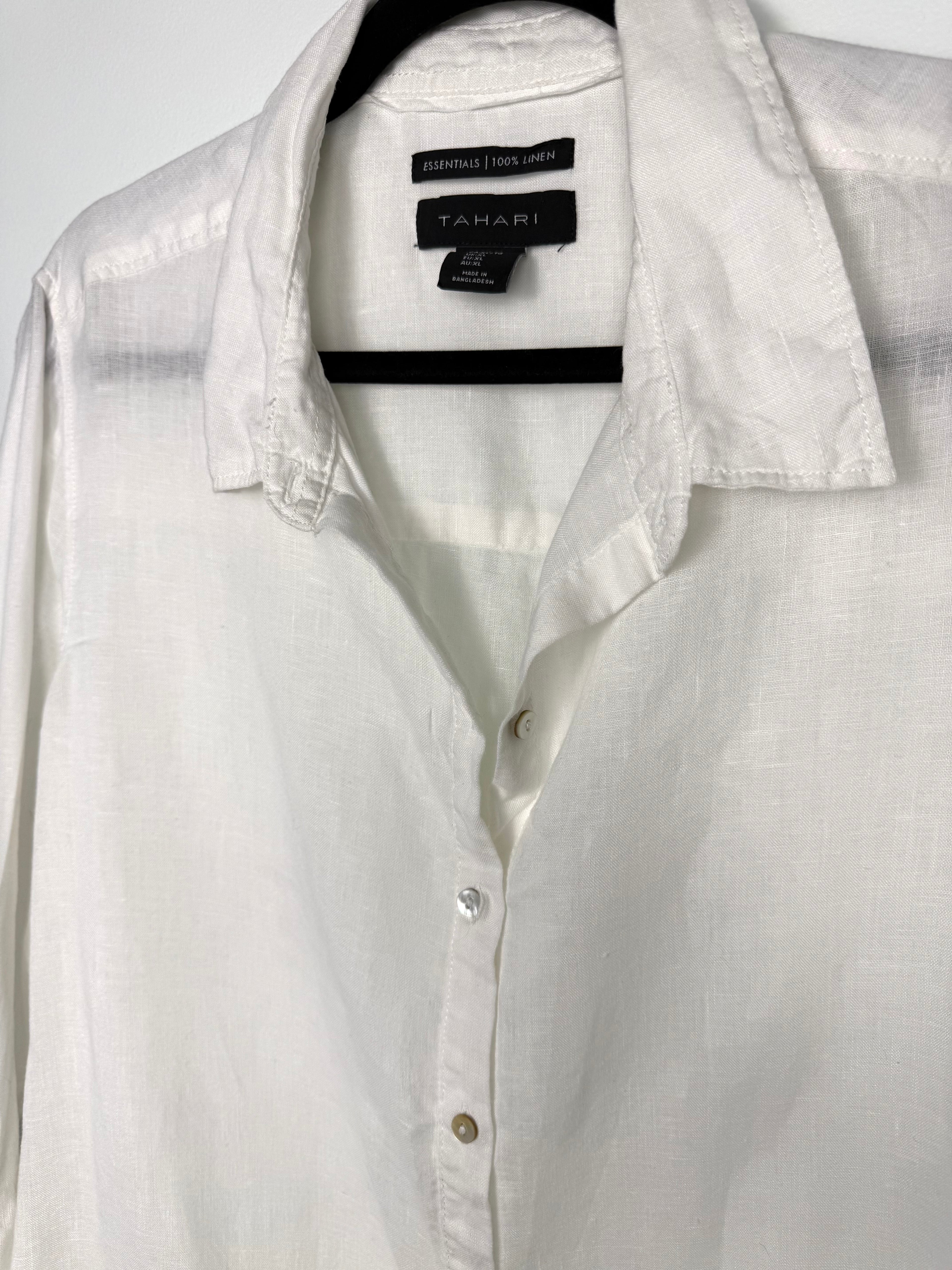 collar detail on 100% Linen Tahari Button-Down Tunic | XL  at Blue Sparrow Resale Shop Canada
