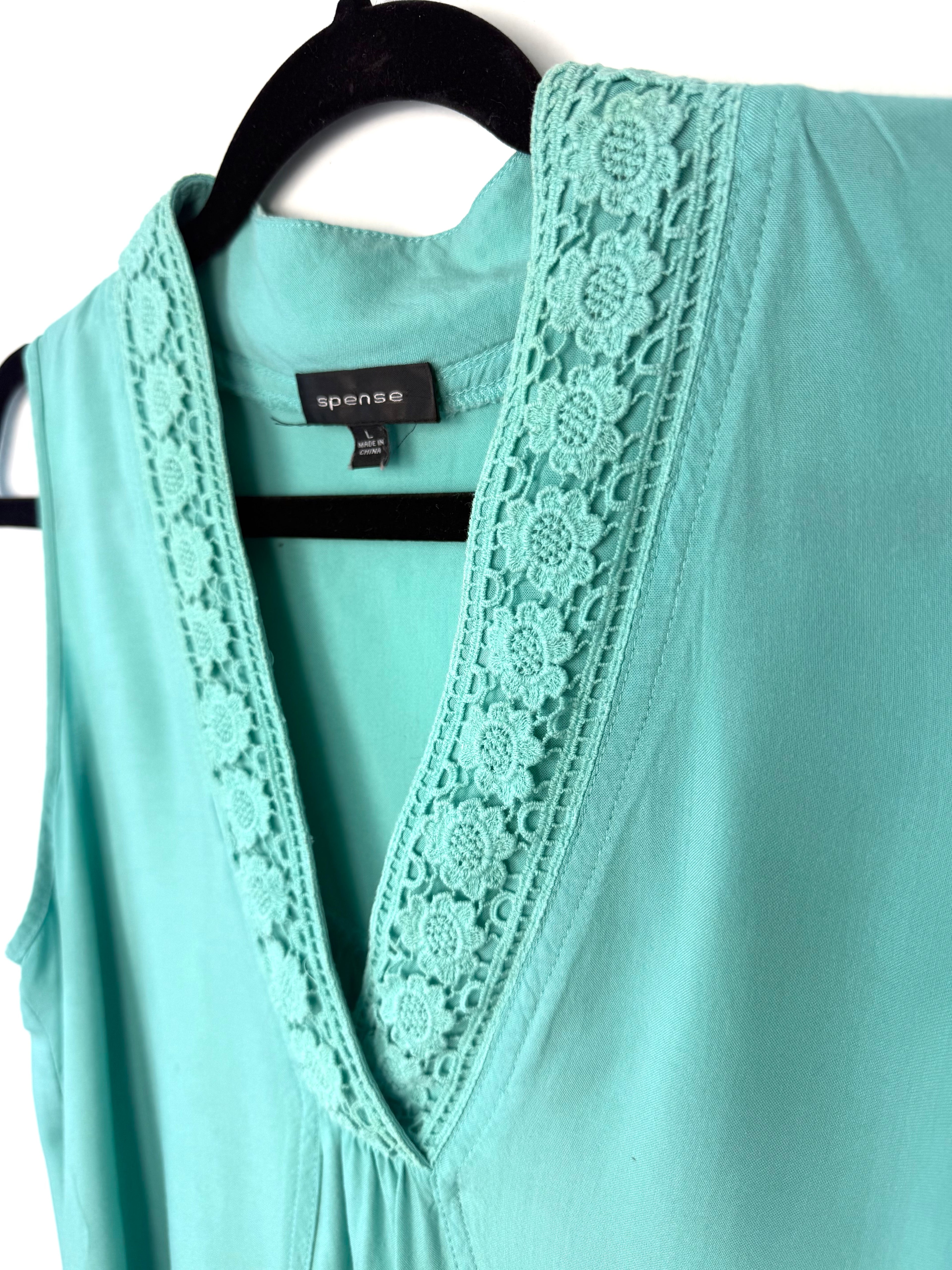collar detail on Aqua coloured Lace Trim Sleeveless Blouse | Size L by Spence at Blue Sparrow Shop