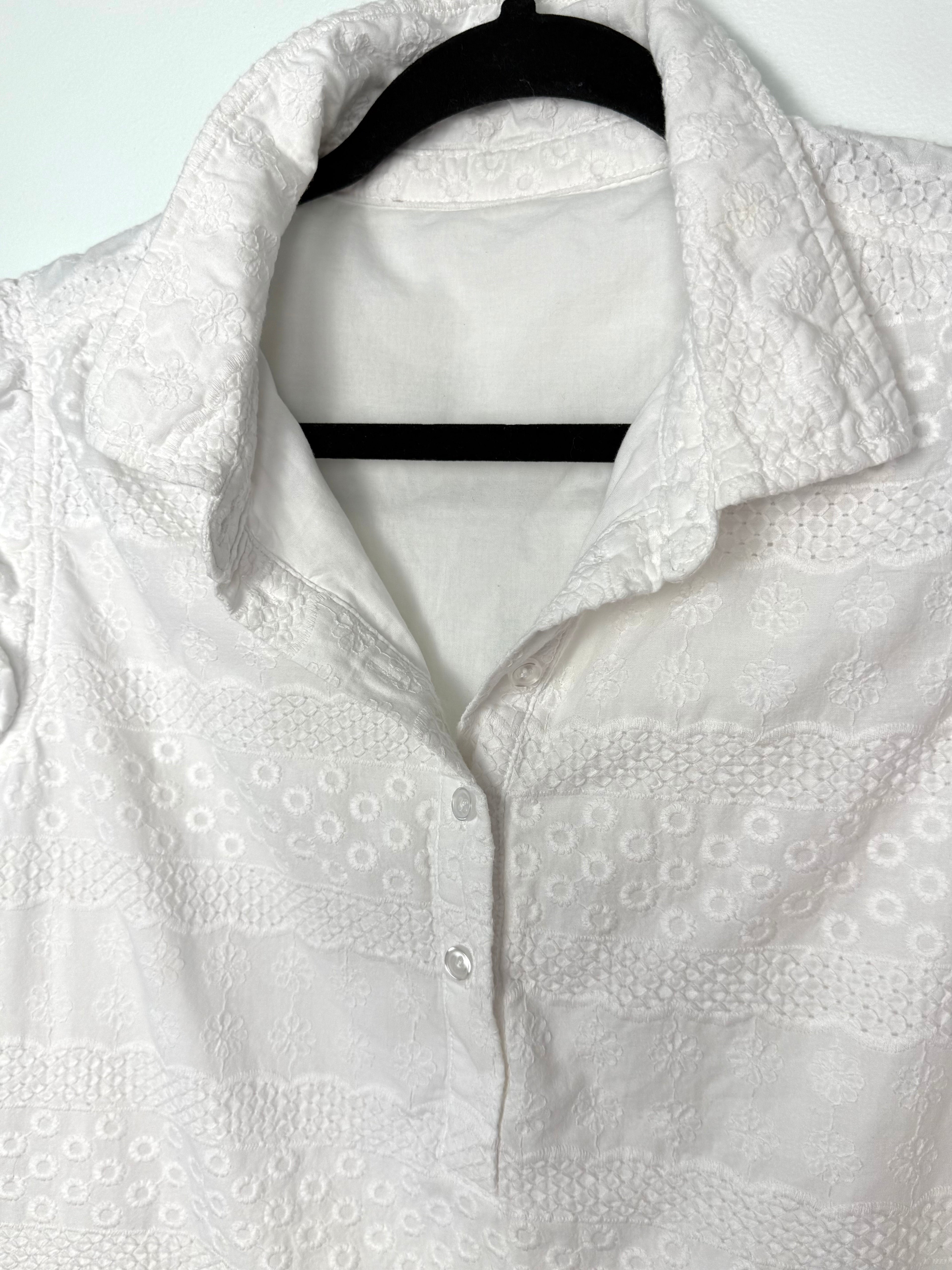 collar detail on Cotton White Eyelet Top | Size M at Blue Sparrow Shop