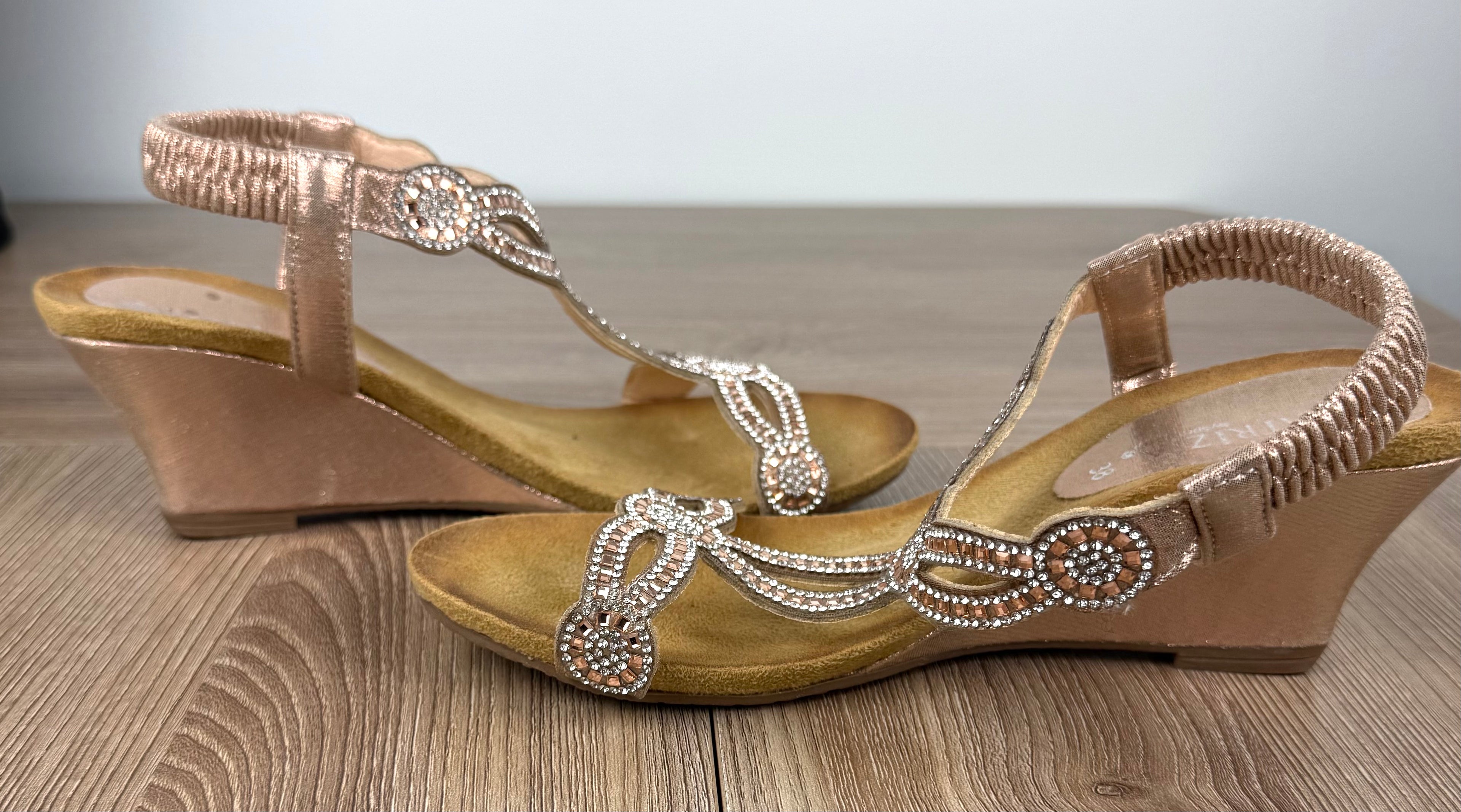 comfortable rhinestone wedding shoes NWOT side view