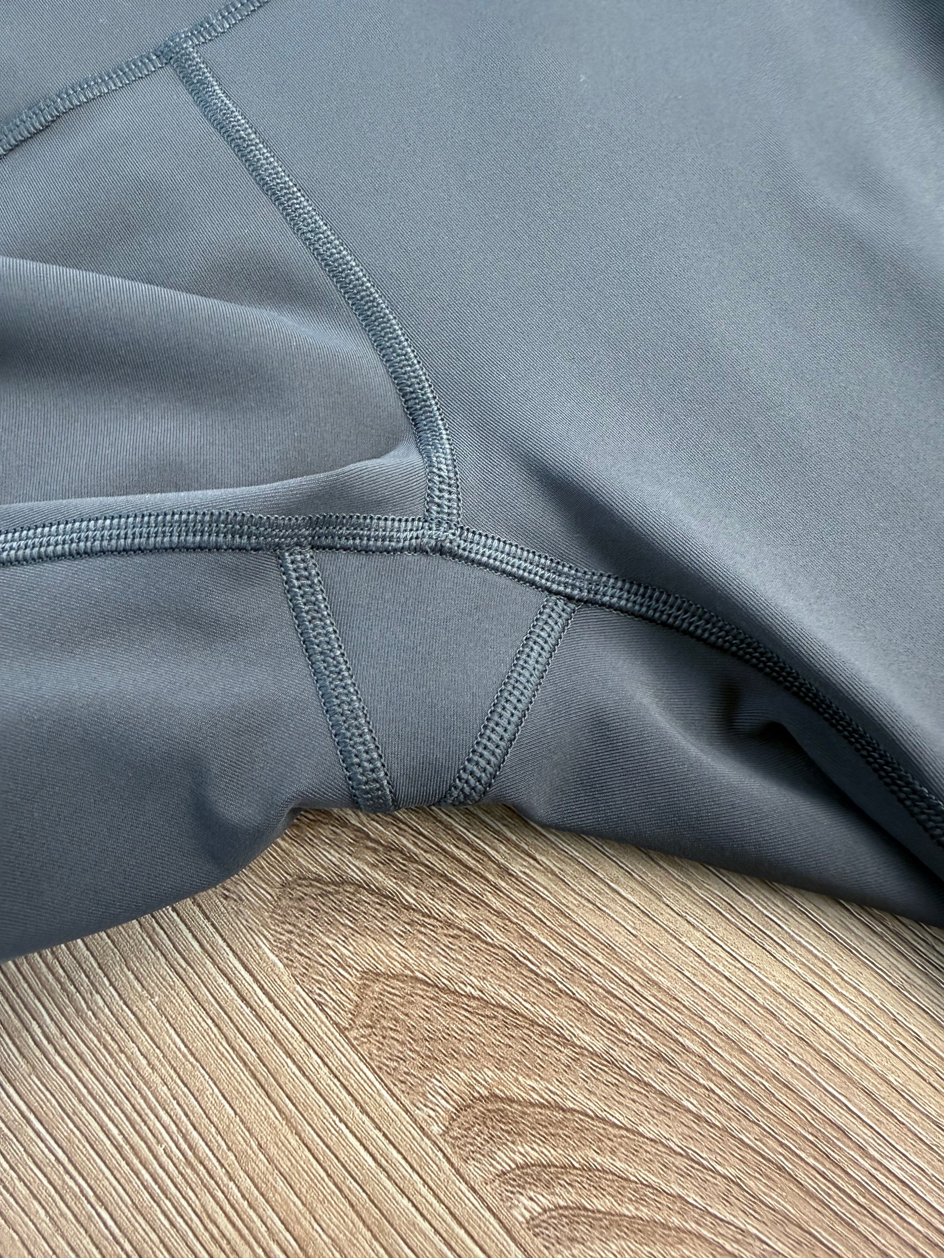 crotch on Lululemon Capris with ruched side detail | Size 8  at Blue Sparrow Shop 