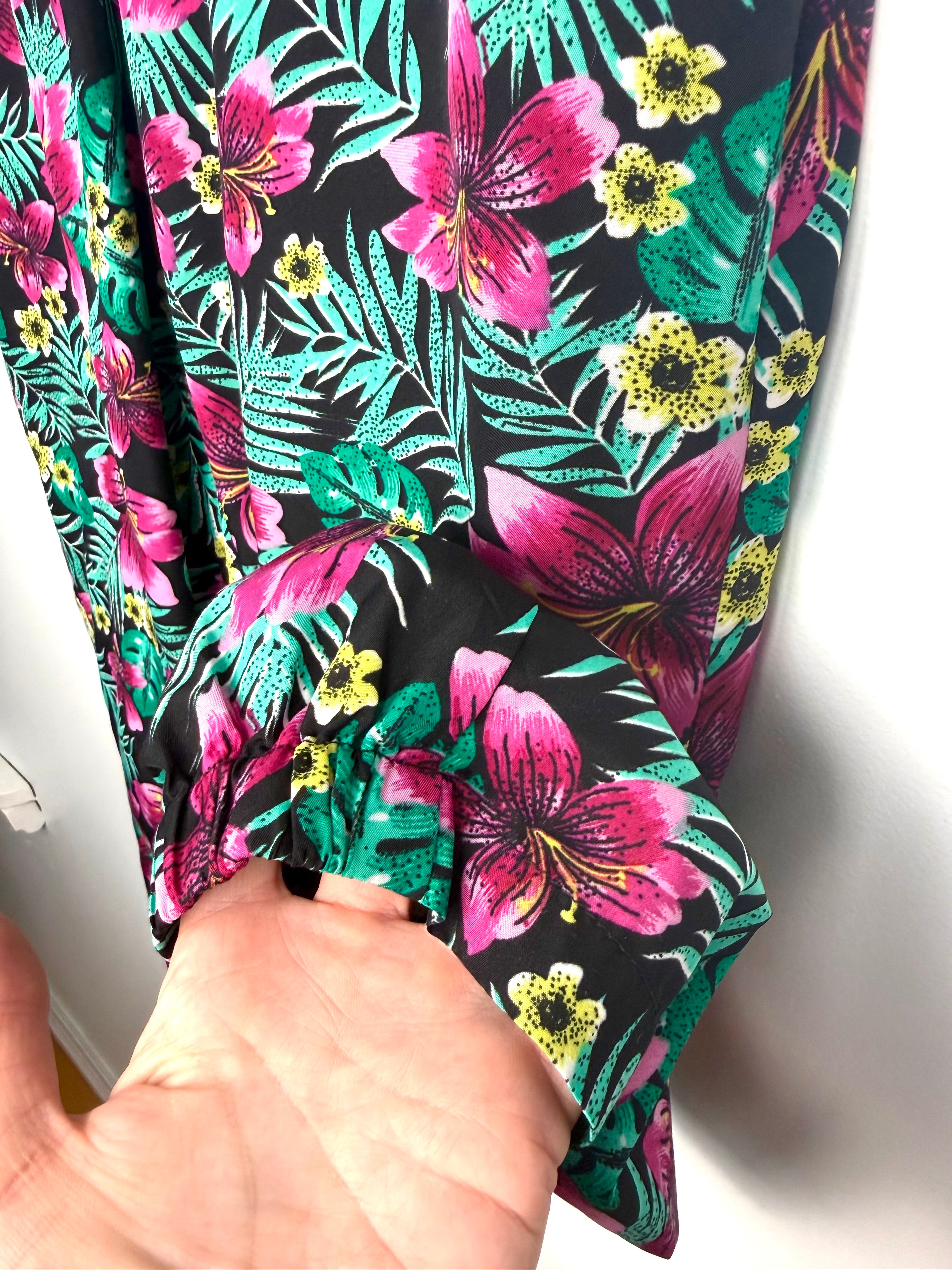 cuff detail on Artisan Handmade Tropical Floral Print Loose-Leg Pants — Hibiscus & Palm | Size M / 8-10 at Blue Sparrow Shop 