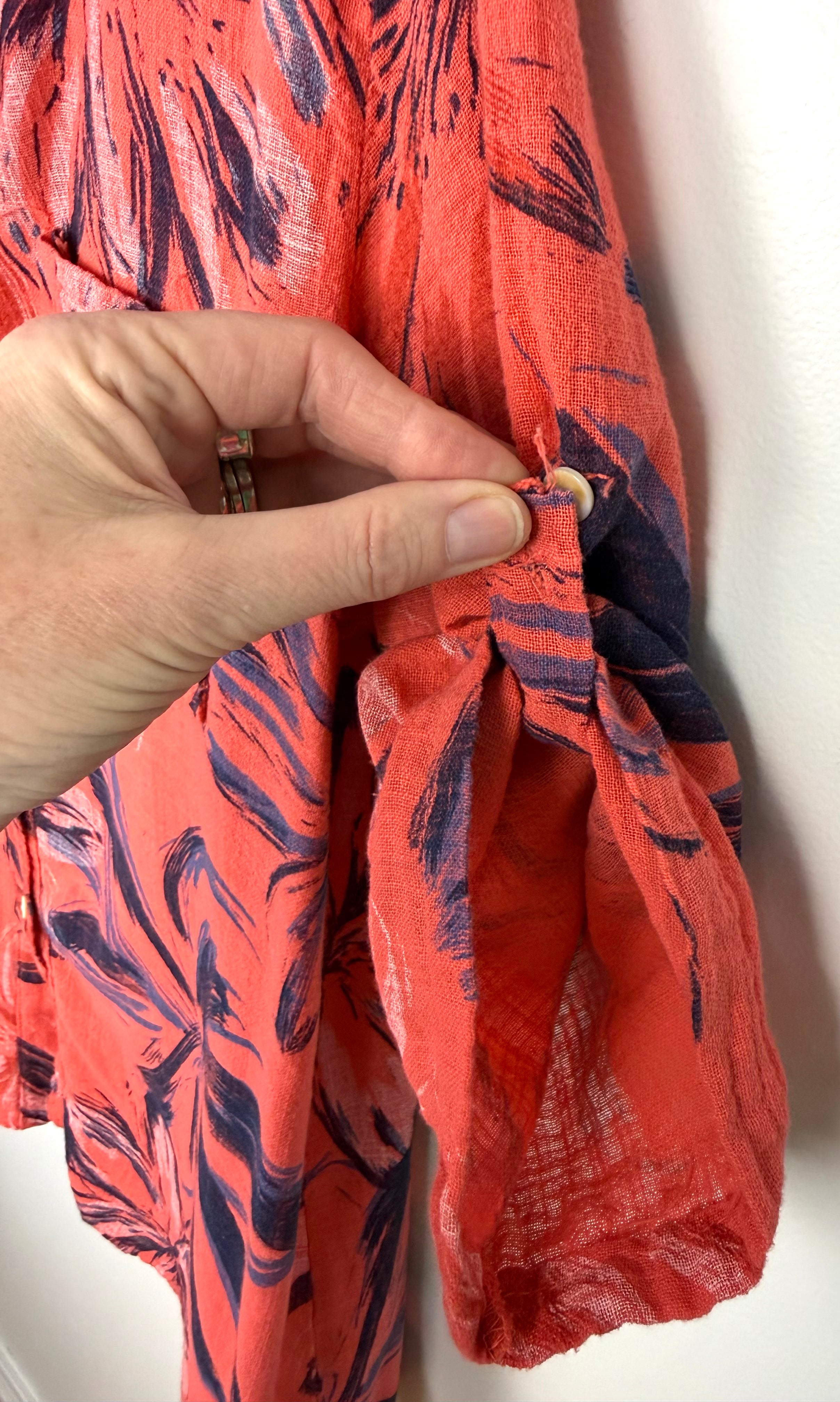 cuff detail on Via Vitale Made in Italy Linen Floral Blouse / overshirt at Blue Sparrow Shop