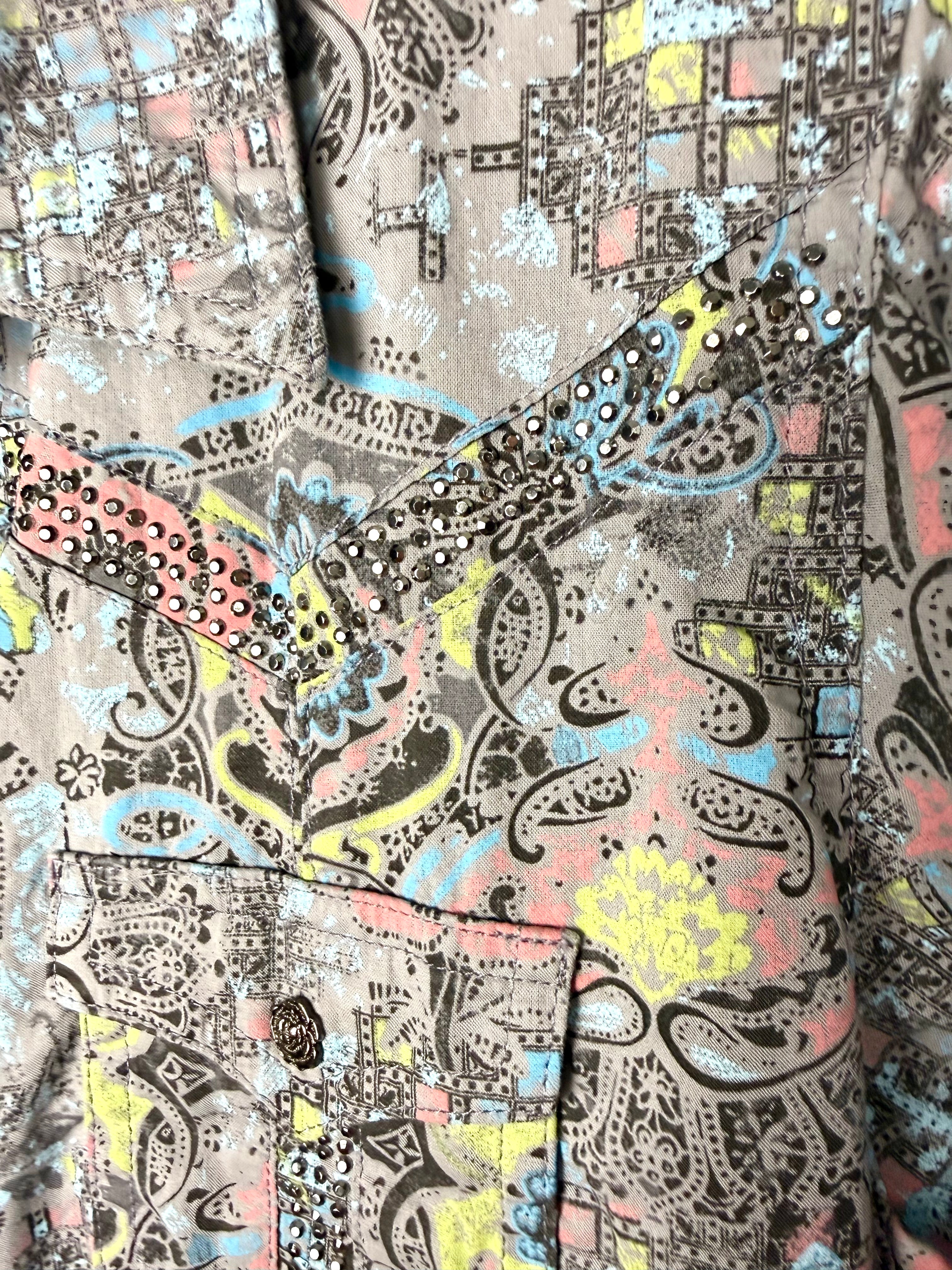 front embellishment detail on Wrangler Cowgirl Western Button Front Shirt with Rhinestone detail 