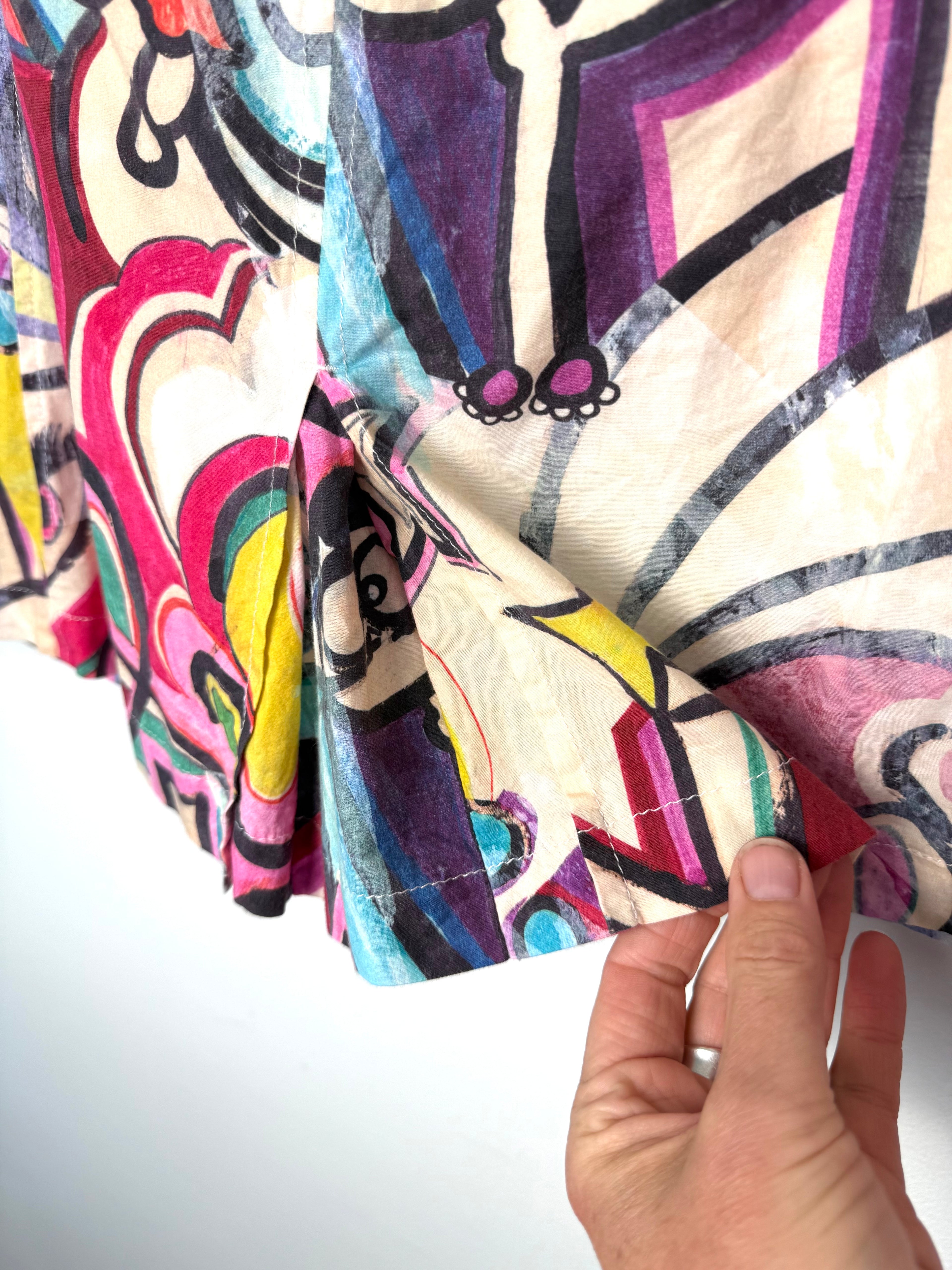 front gathered detail on Cotton Abstract Print Belted Skort – Colourful Graphic Print Skort – Size L at Blue Sparrow Shop
