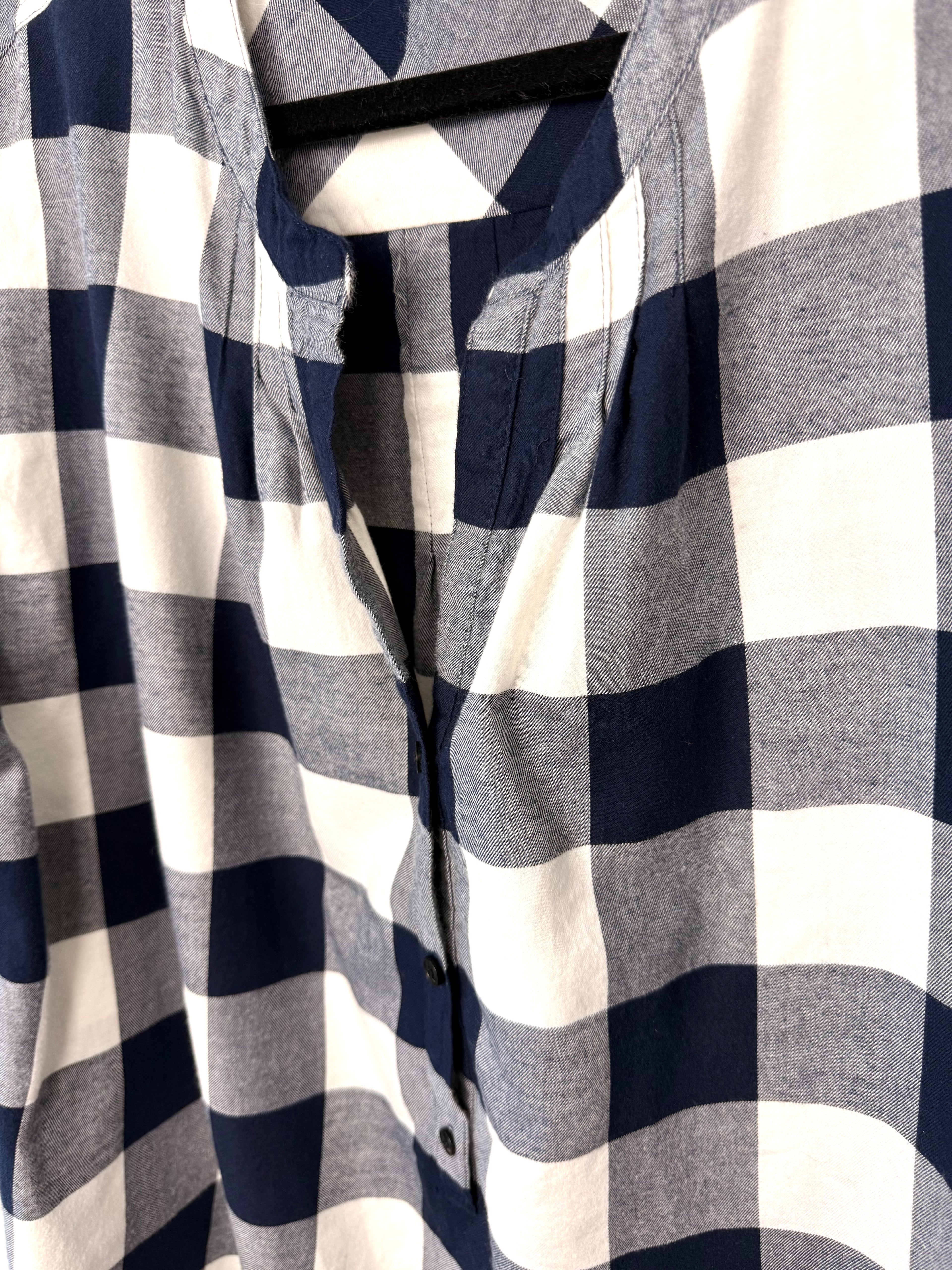 front lapel on 100% Cotton J Crew Buffalo Plaid Top | Size L