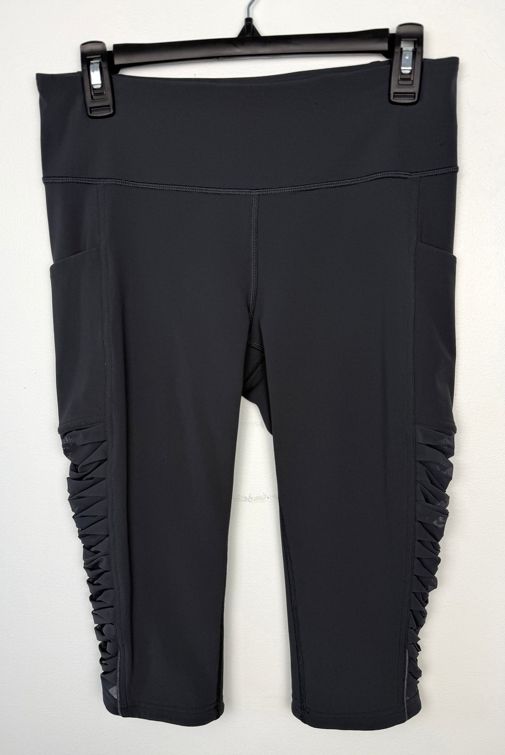 front of Lululemon Capris with ruched side detail | Size 8  at Blue Sparrow Shop 