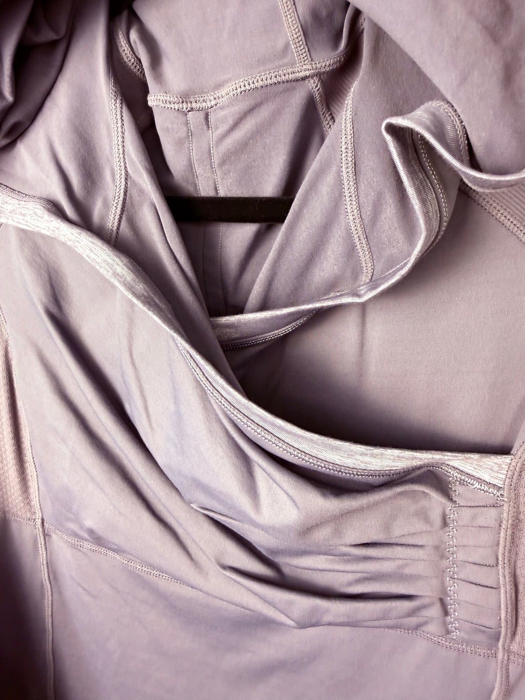 gathered chest detail on front of lululemon pullover size 6