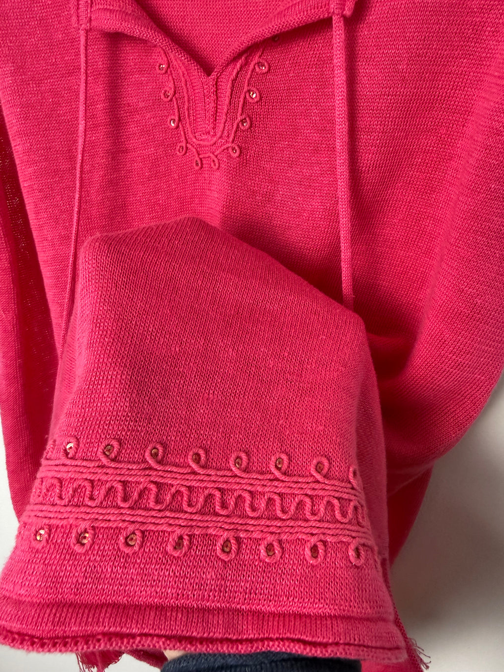 hem detail on 100% Linen Sleeveless Top | Size L at Blue Sparrow Shop