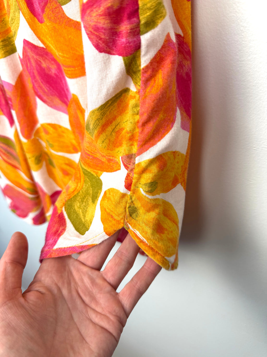 hem detail on Linen Lyocell Blend Time and Tru Tropical Shirt | Size M at Blue Sparrow Shop