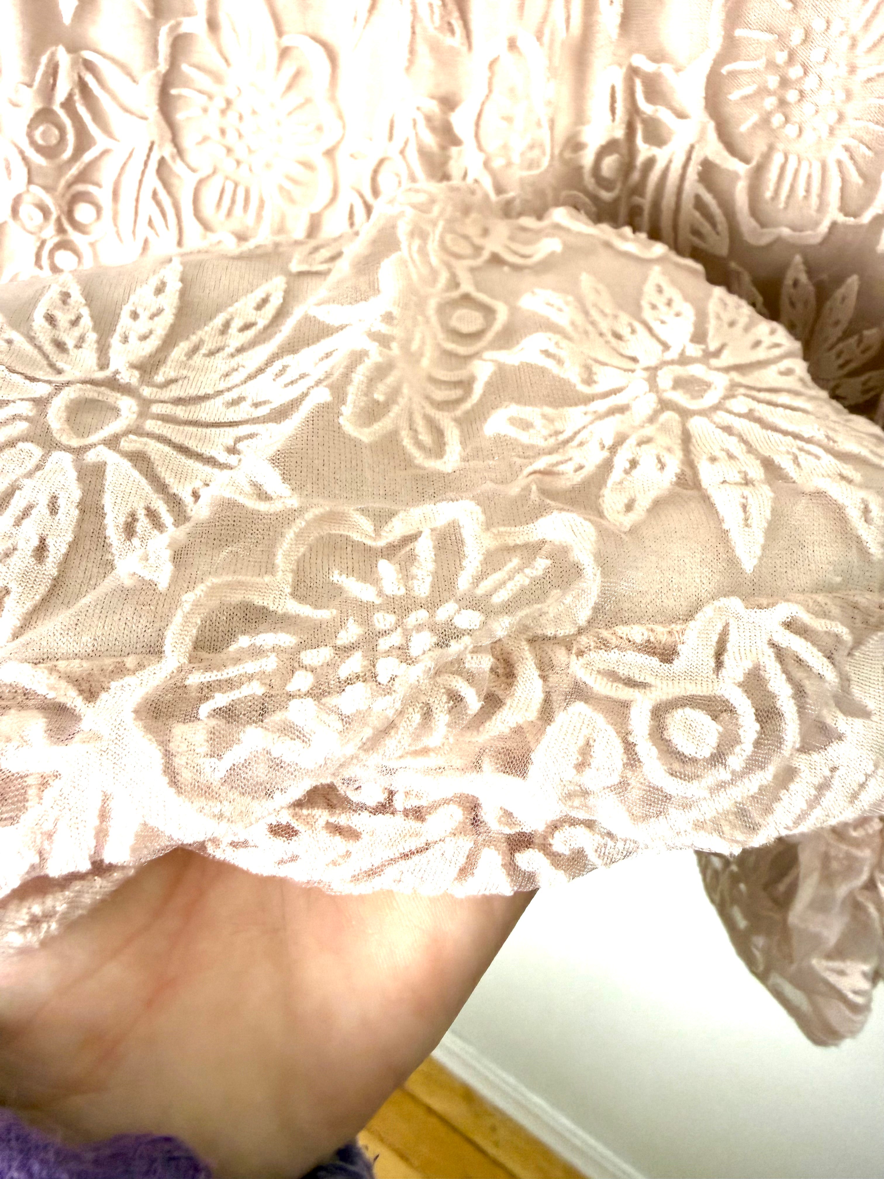 hem detail pink lace top made in italy Elena brand 