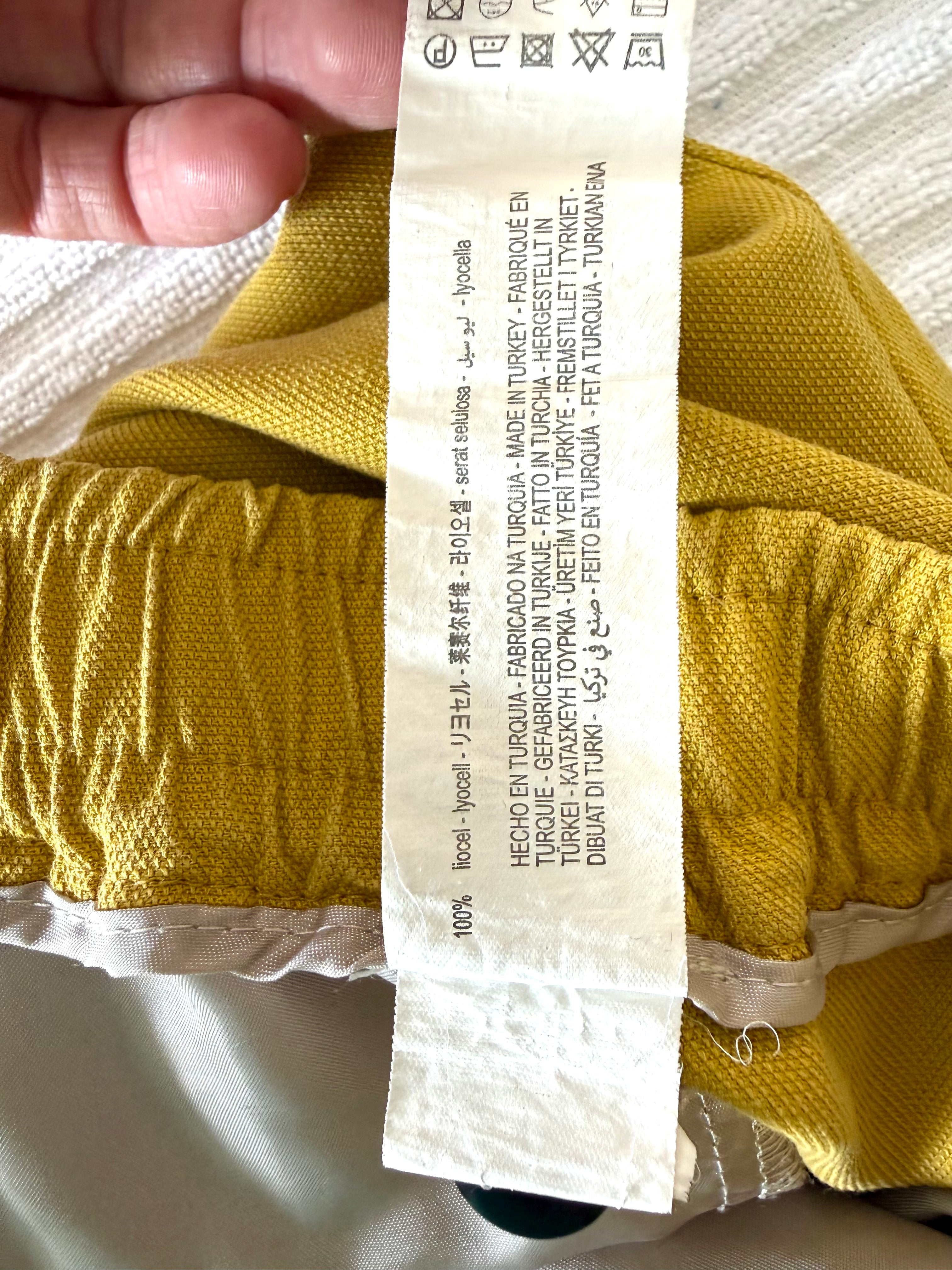 inside fabric tag on Zara Tailored High Waisted Pants | Size M at Blue Sparrow Shop