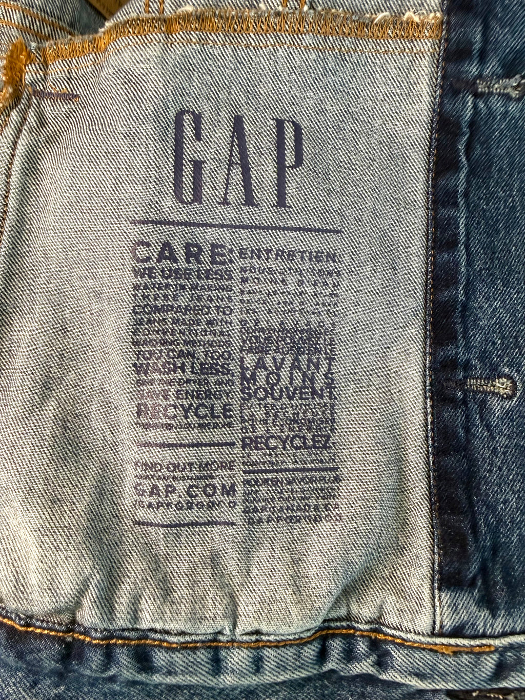 inside label on GAP Classic Denim Trucker Jacket | Oversized XS at Blue Sparrow Shop