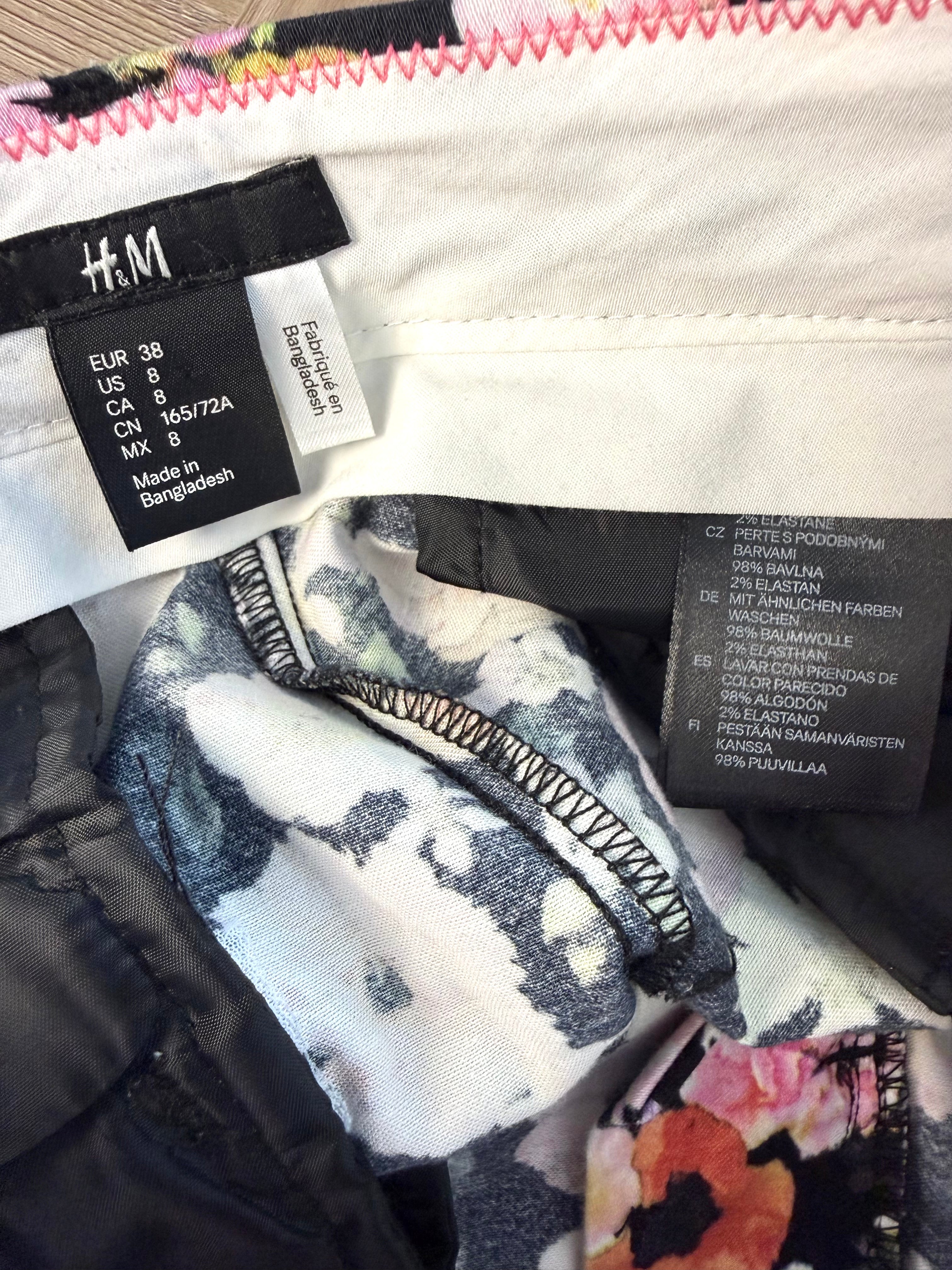 inside label on H&M Slim Fit Ankle Pants with floral pattern 