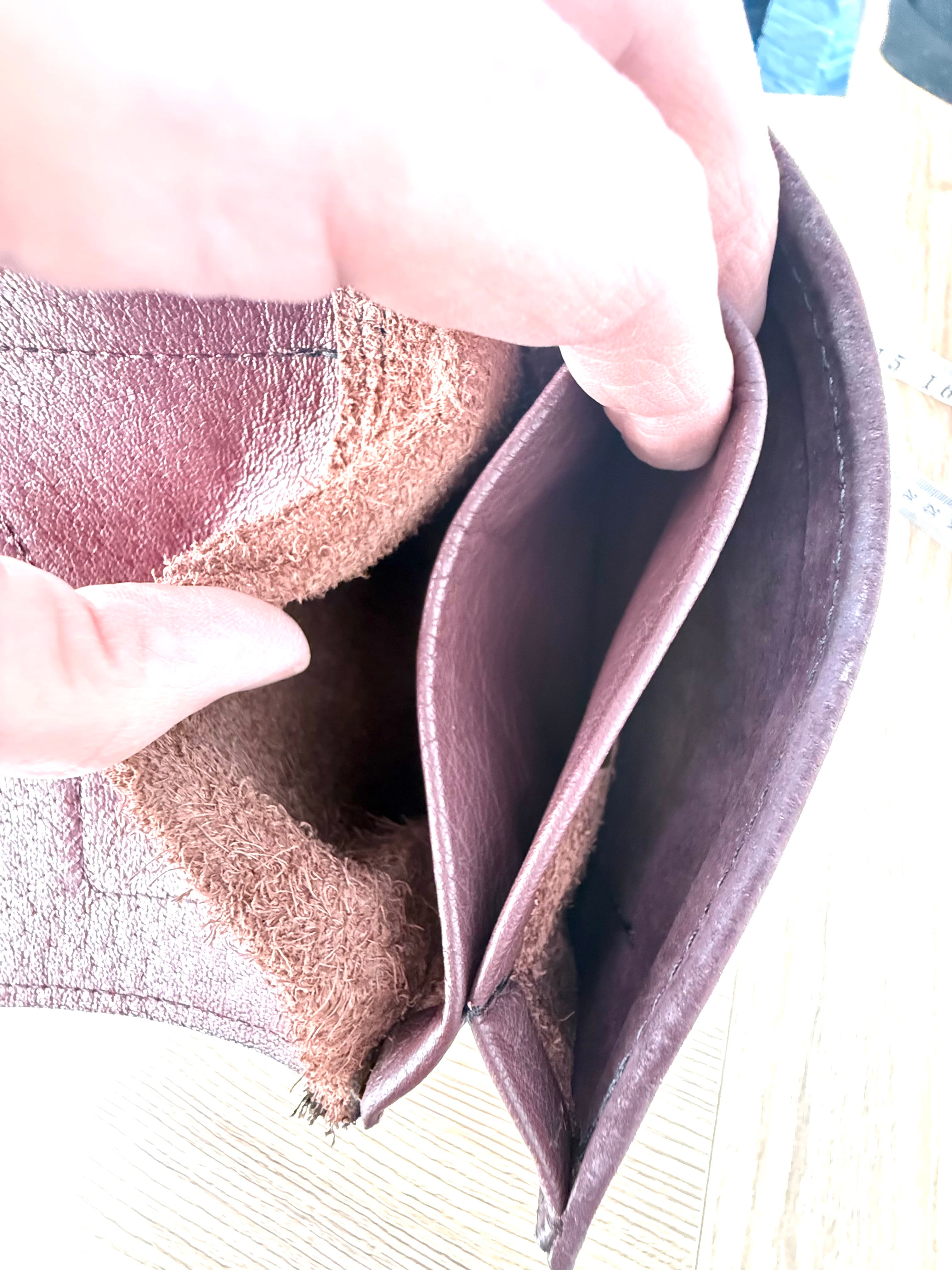 inside of vintage  Made in Canada Leatherworks Crossbody Bag 3
