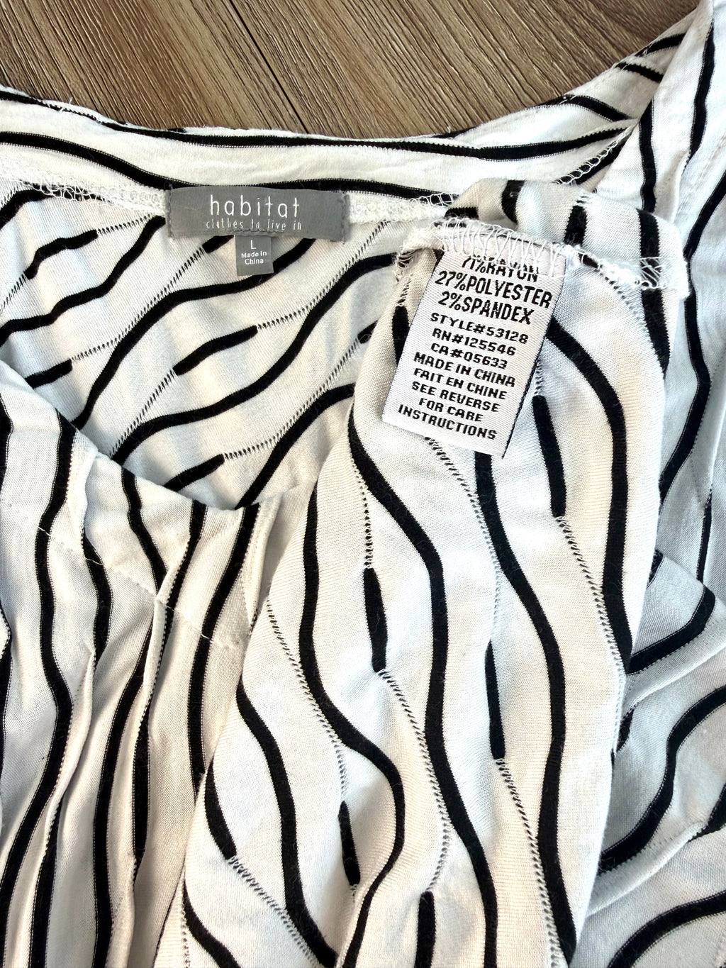 inside tag on Habitat Striped Tunic Top Black and White Abstract Hem Habitat top resale 