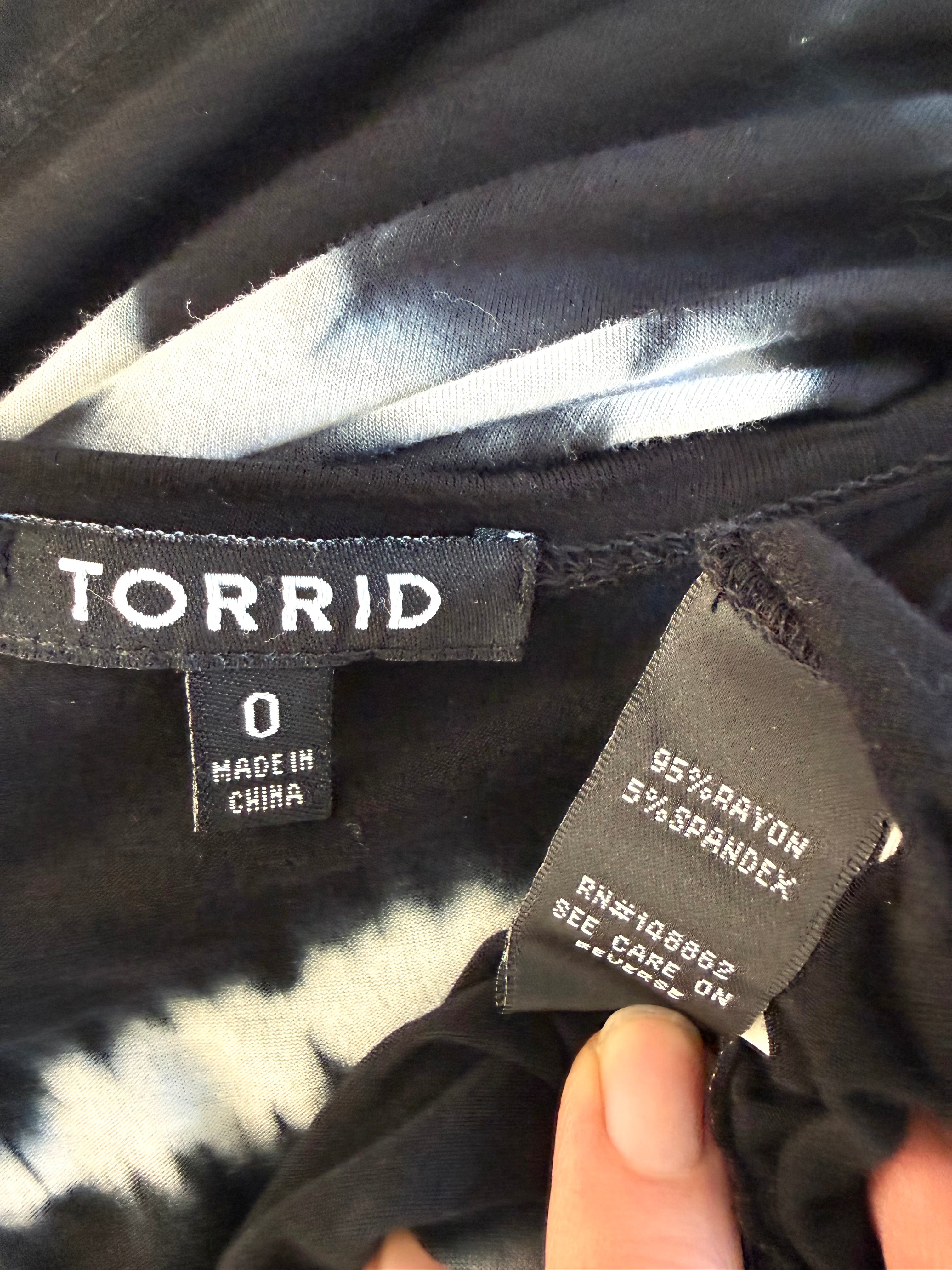 inside tag on Torrid Tie-Dye Shibori Kimono Cardigan — Black and White | Open Front | Size 0 (12/14) at Blue Sparrow - Resale Reimagined 95% rayon - 5% spandex