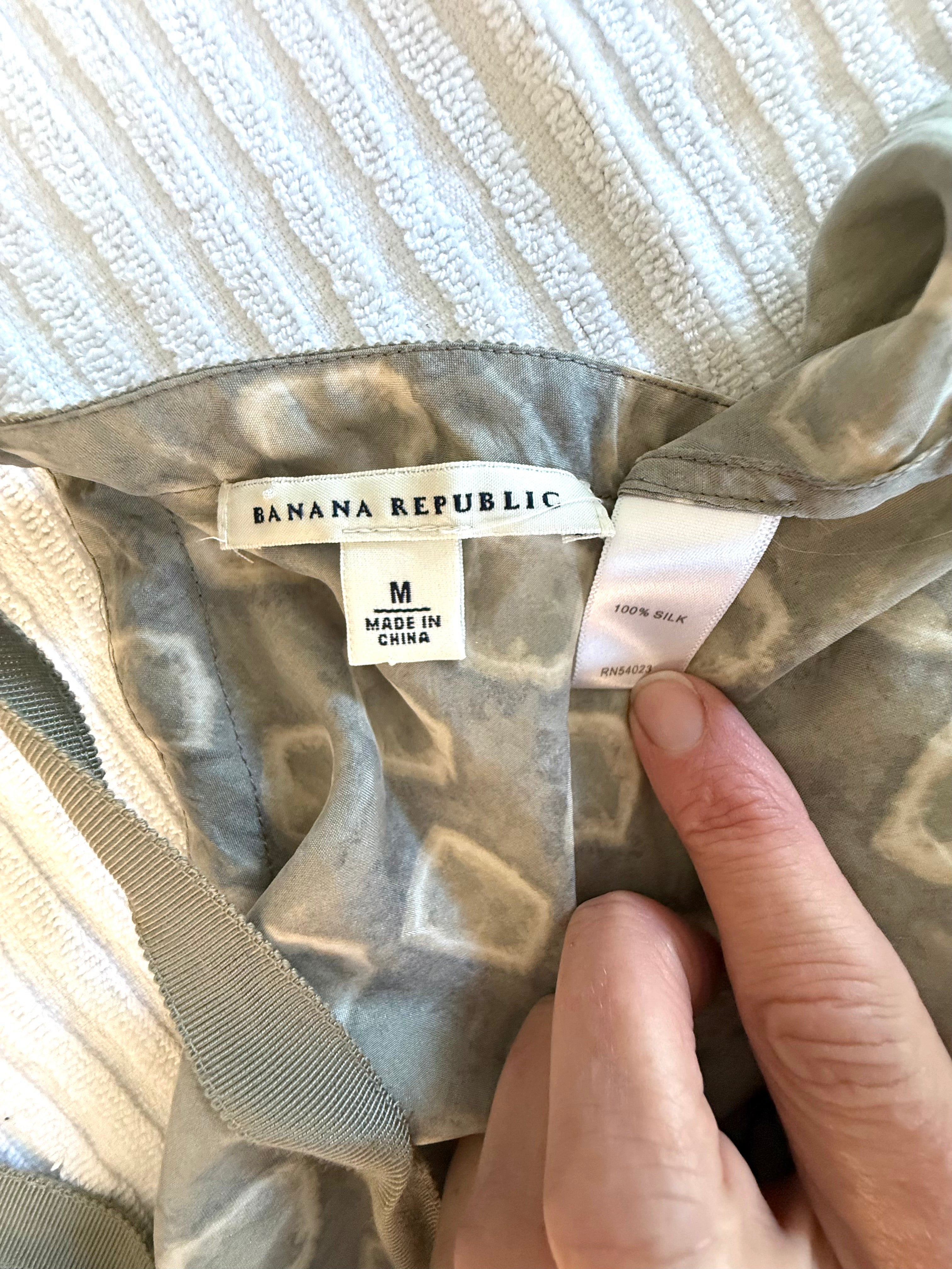 inside tags on 100% Silk Banana Republic Ruffle Front Blouse  at Blue Sparrow Shop