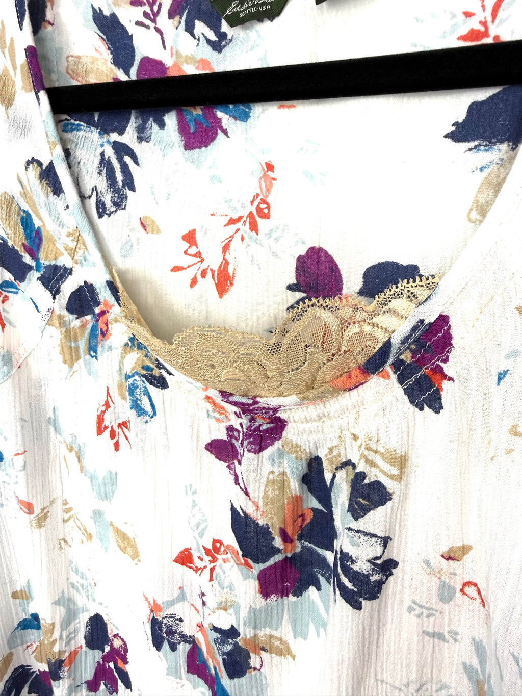 lace collar on Eddie Bauer white floral crinkle gauze tank top — quality pre-owned women's clothing at Blue Sparrow
