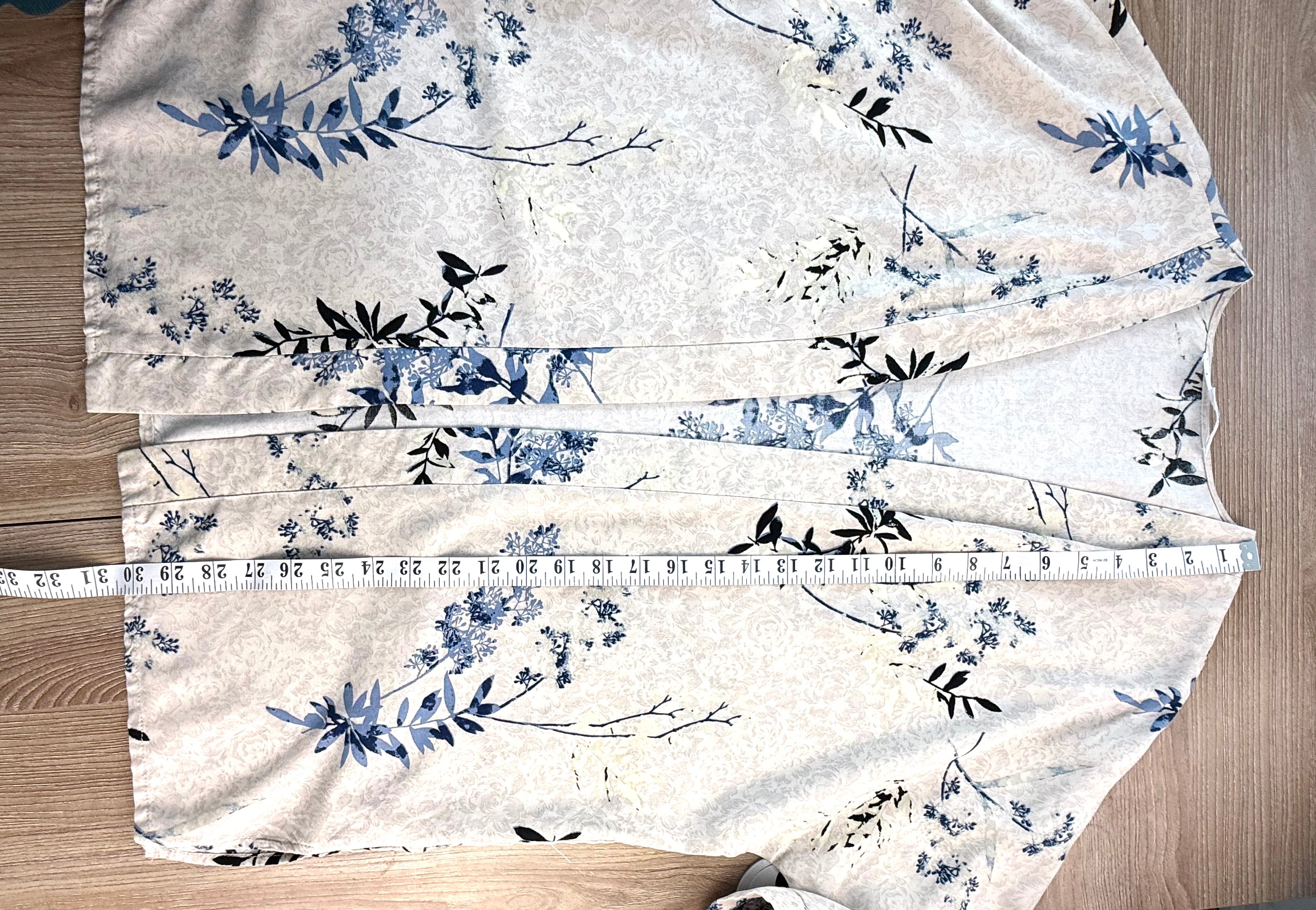 lightweight kimono measuring 30" from shoulder to hem