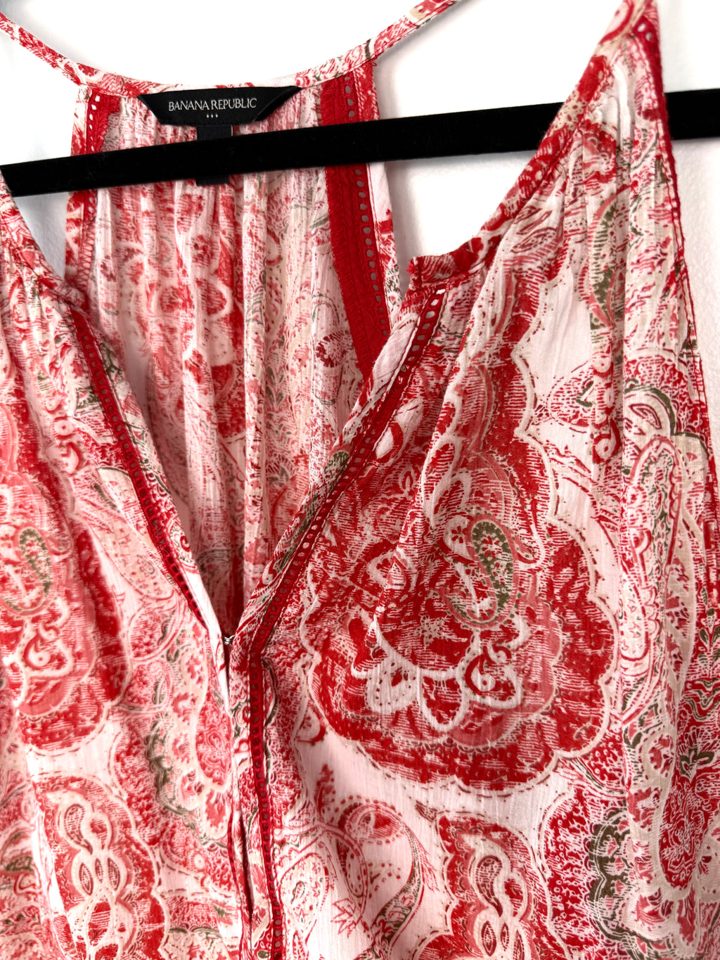 neckline on 100% Cotton Banana Republic Paisley Tank Top | Boho Summer Blouse | XL at Blue Sparrow Shop