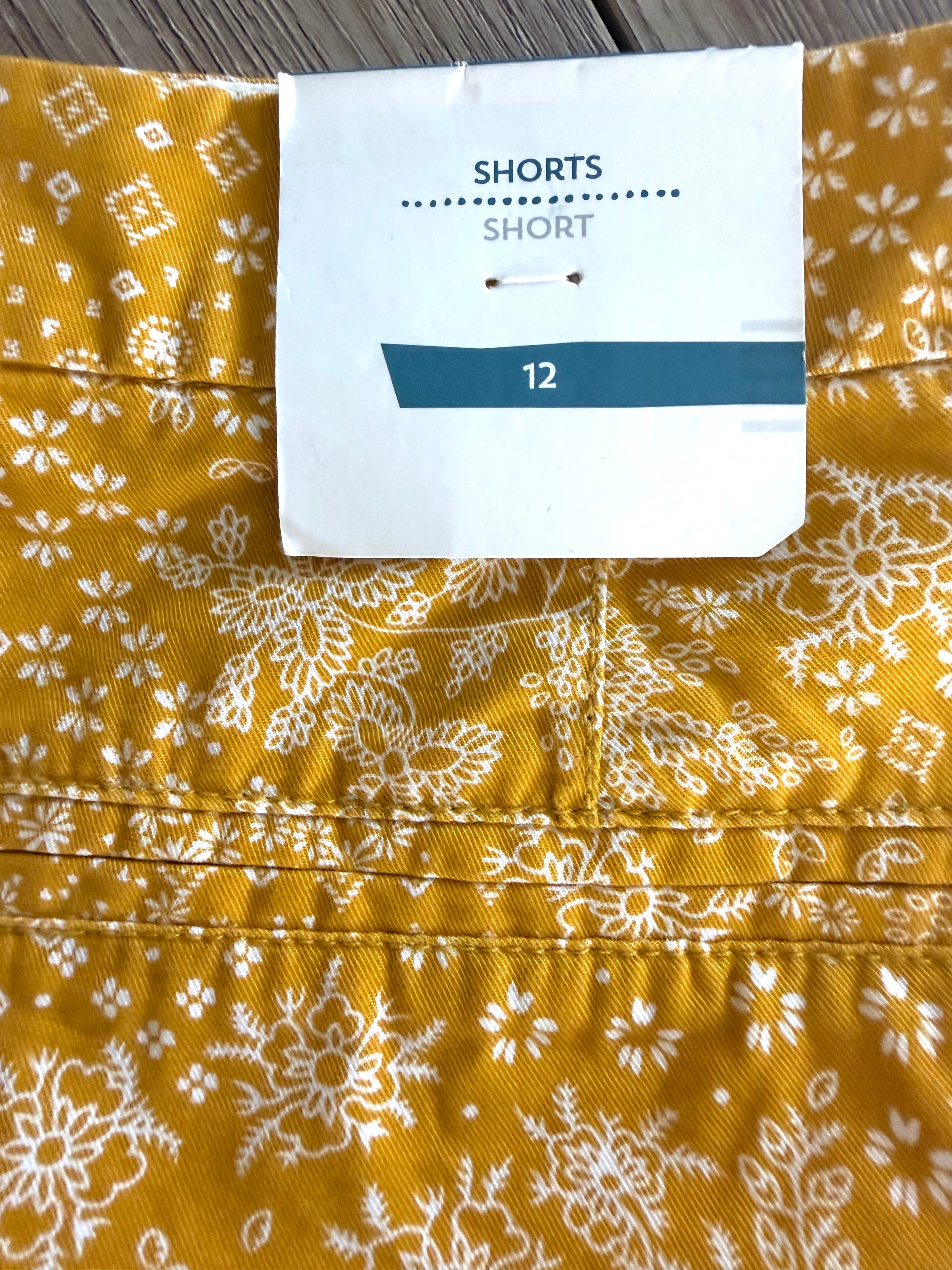 new tag on NWT Old Navy 100% Cotton Mustard Floral Print Chino Shorts — 5" | Size 12 at Blue Sparrow Shop