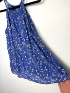 photo showing how 100% Cotton Banana Republic Floral Tank Top at Blue Sparrow Shop flows
