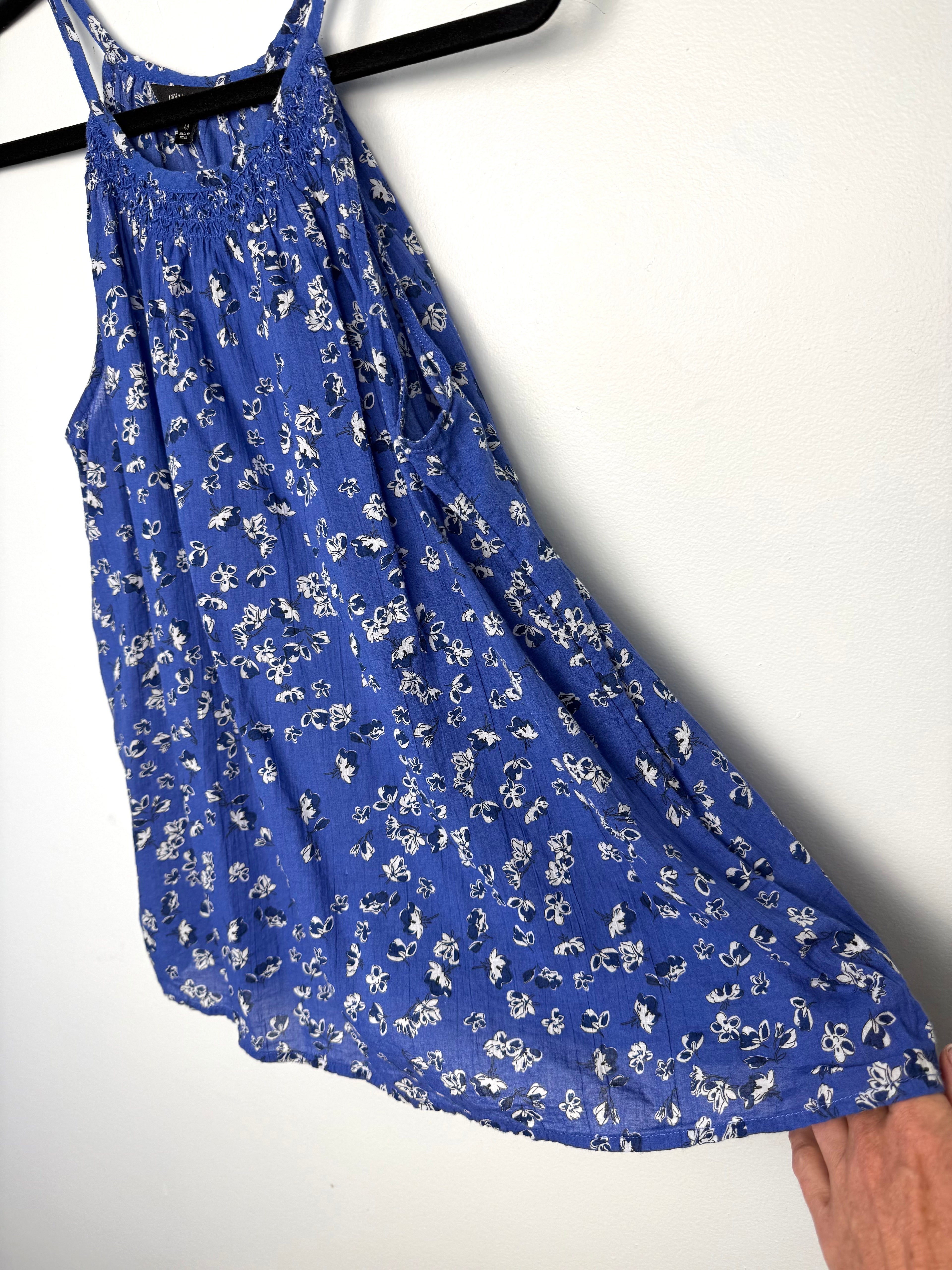 photo showing how 100% Cotton Banana Republic Floral Tank Top at Blue Sparrow Shop flows