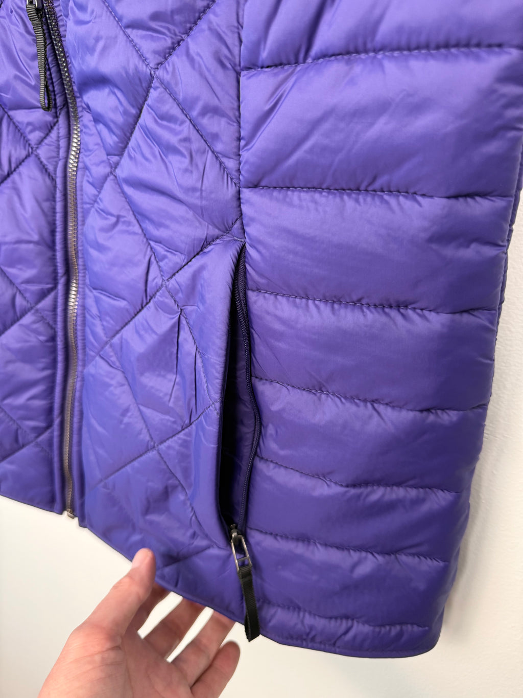 side zip pocket on NWT Northern Reflections Puffer Vest | Size S