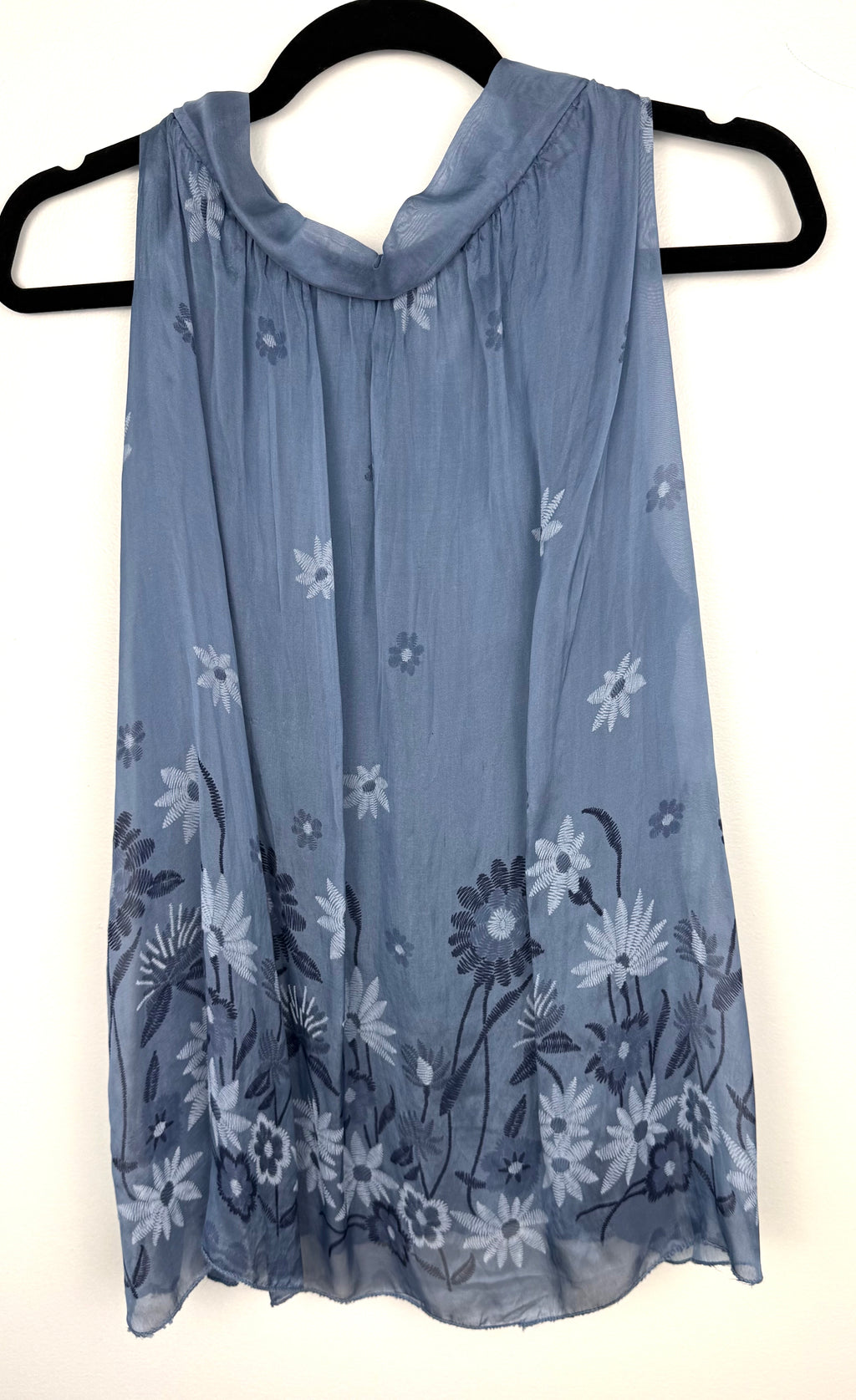 silk blend embroidered sleeveless top by oasis - made in Italy on hanger