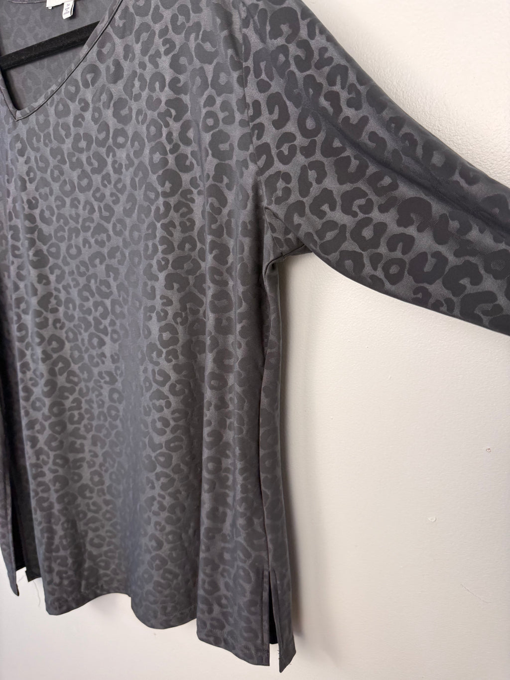 sleeve and flow of Made in Canada Sympli Asymmetrical 3/4 Sleeve Top | Size 14