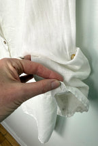 sleeve detail on 100% Linen Tahari Button-Down Tunic | XL  at Blue Sparrow Resale Shop Canada