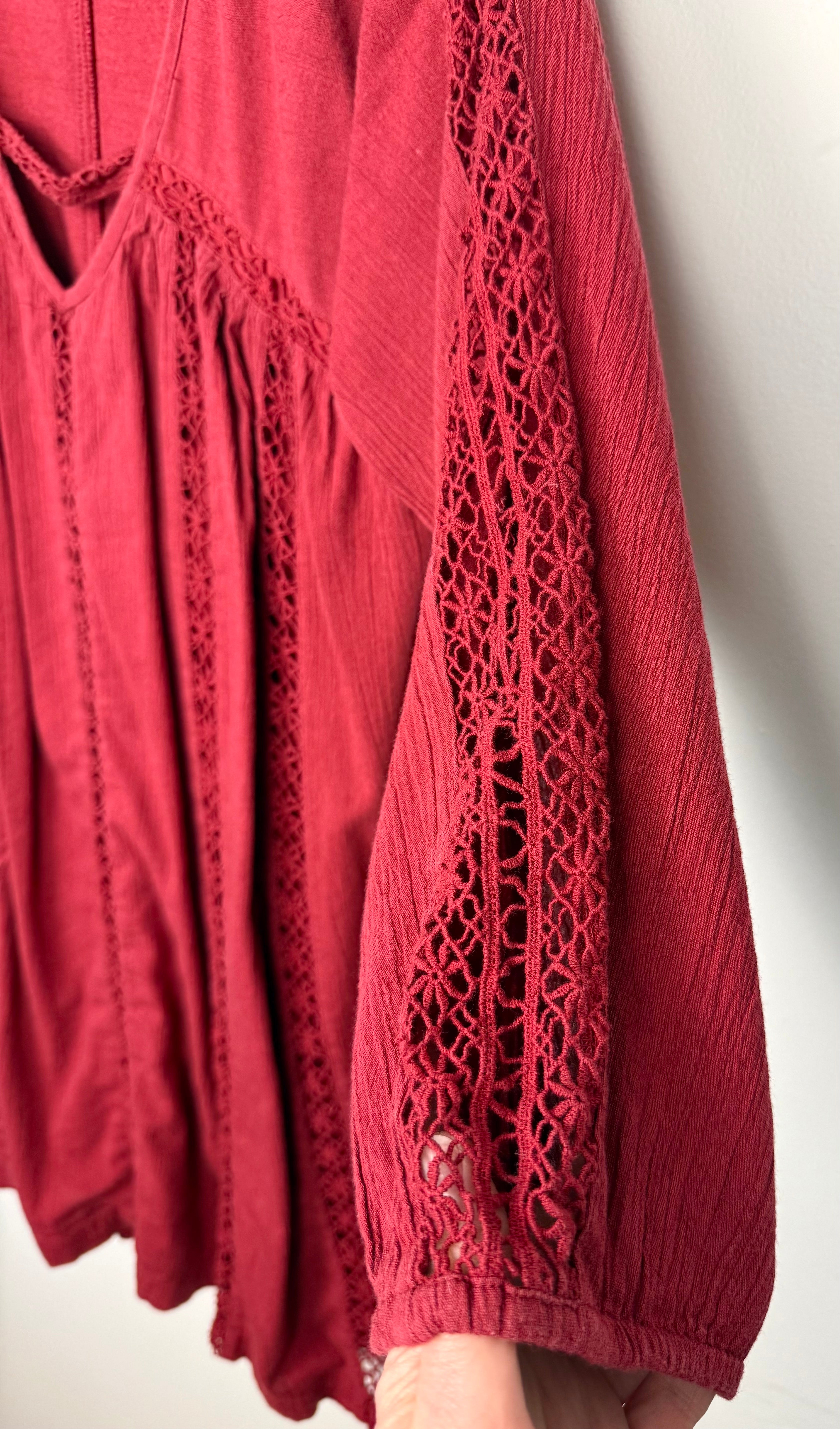 sleeve detail on  American Eagle Outfitters Crochet-Trim Boho Dress | Size S at Blue Sparrow Shop 