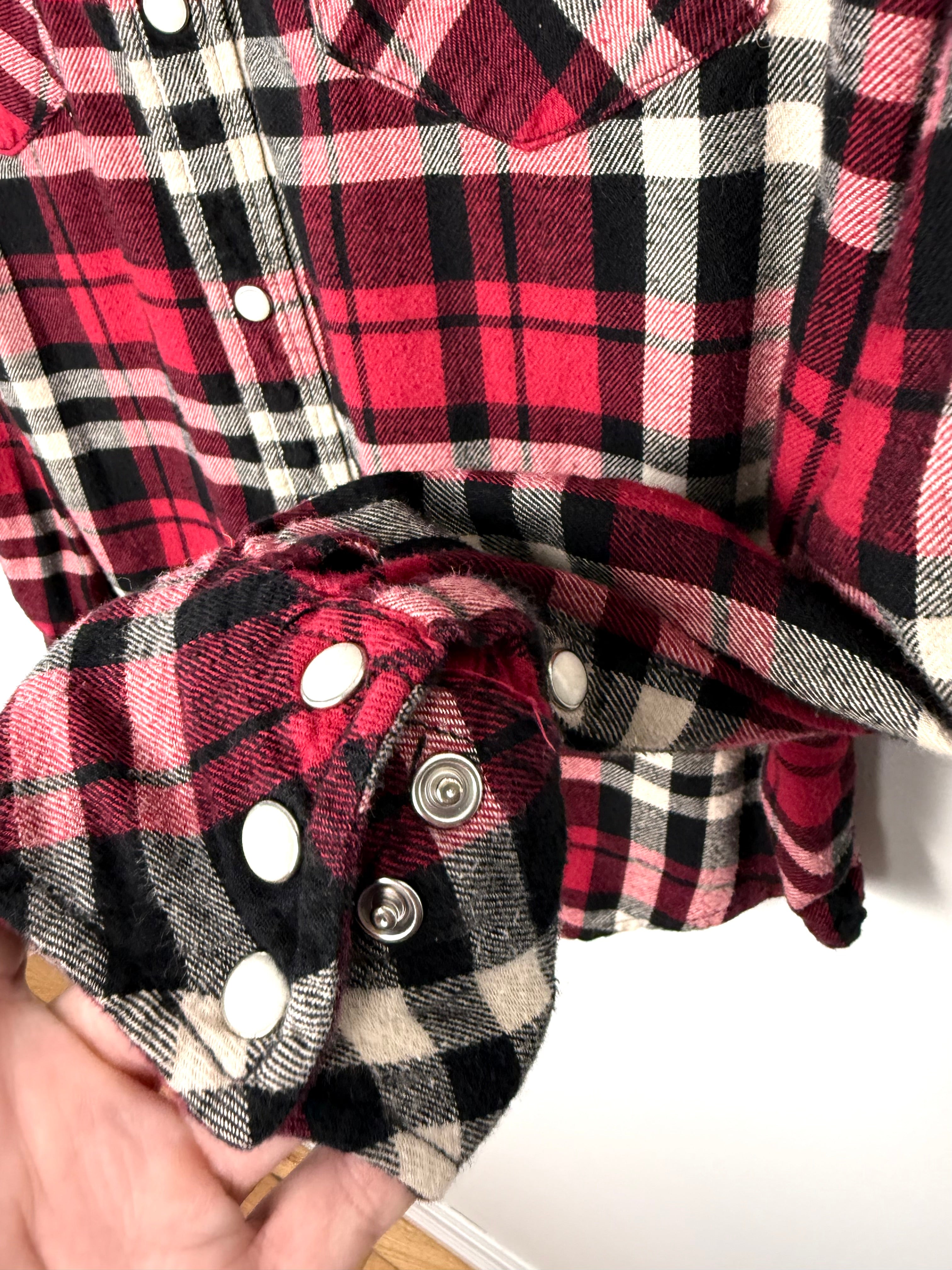 sleeve detail on Golden by TNA Women's Red Plaid Flannel Snap Front Shirt | Size Small | 100% Cotton