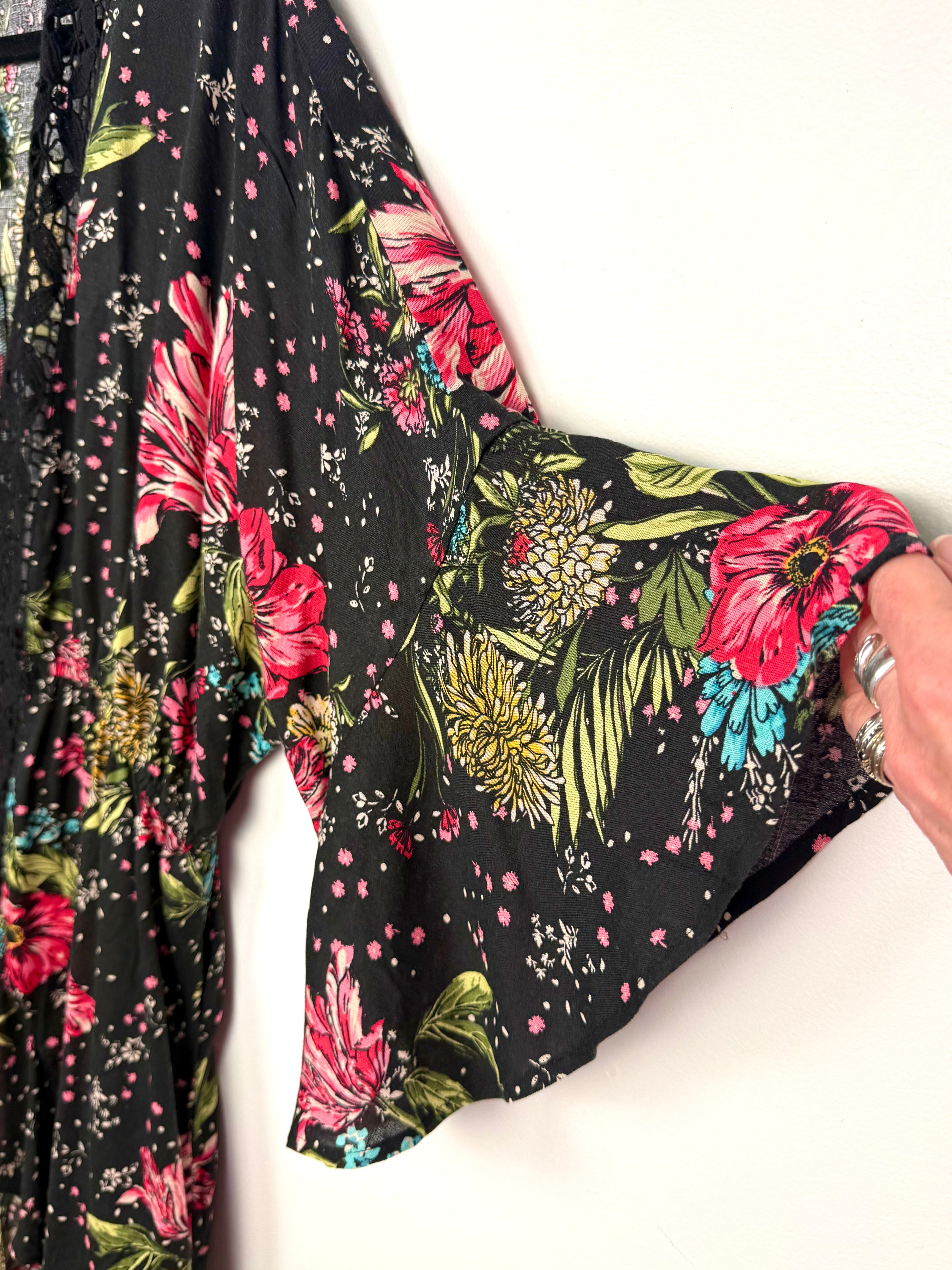 sleeve on NWT Maurices Kimono Cardigan | Size Large at Blue Sparrow Shop