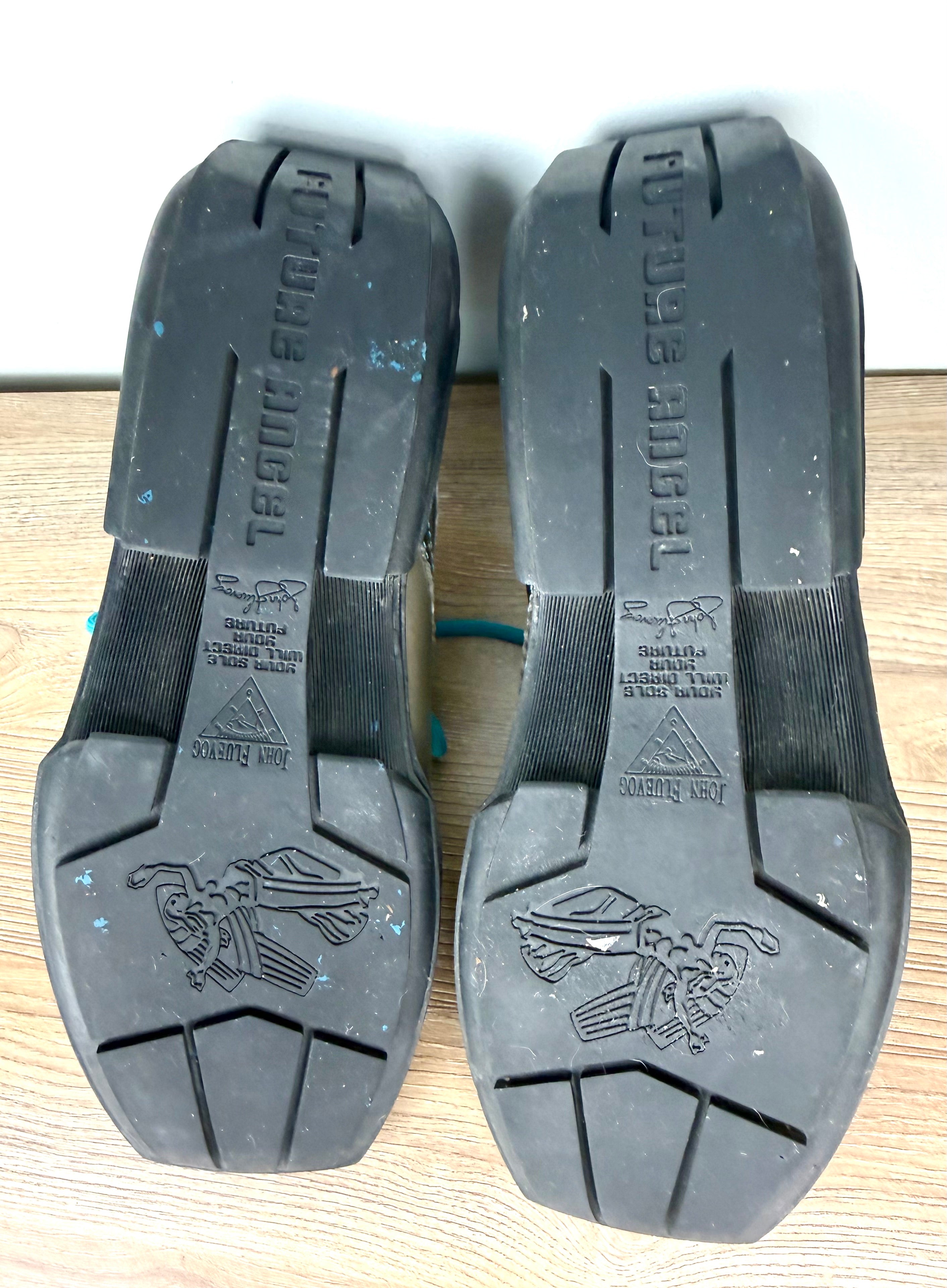 soles John Fluevog Future Angel Brogue Oxford