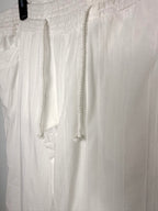 waist on 100% Cotton  Wide-Leg Beach Pants | Size XL  at Blue Sparrow Shop Resale 